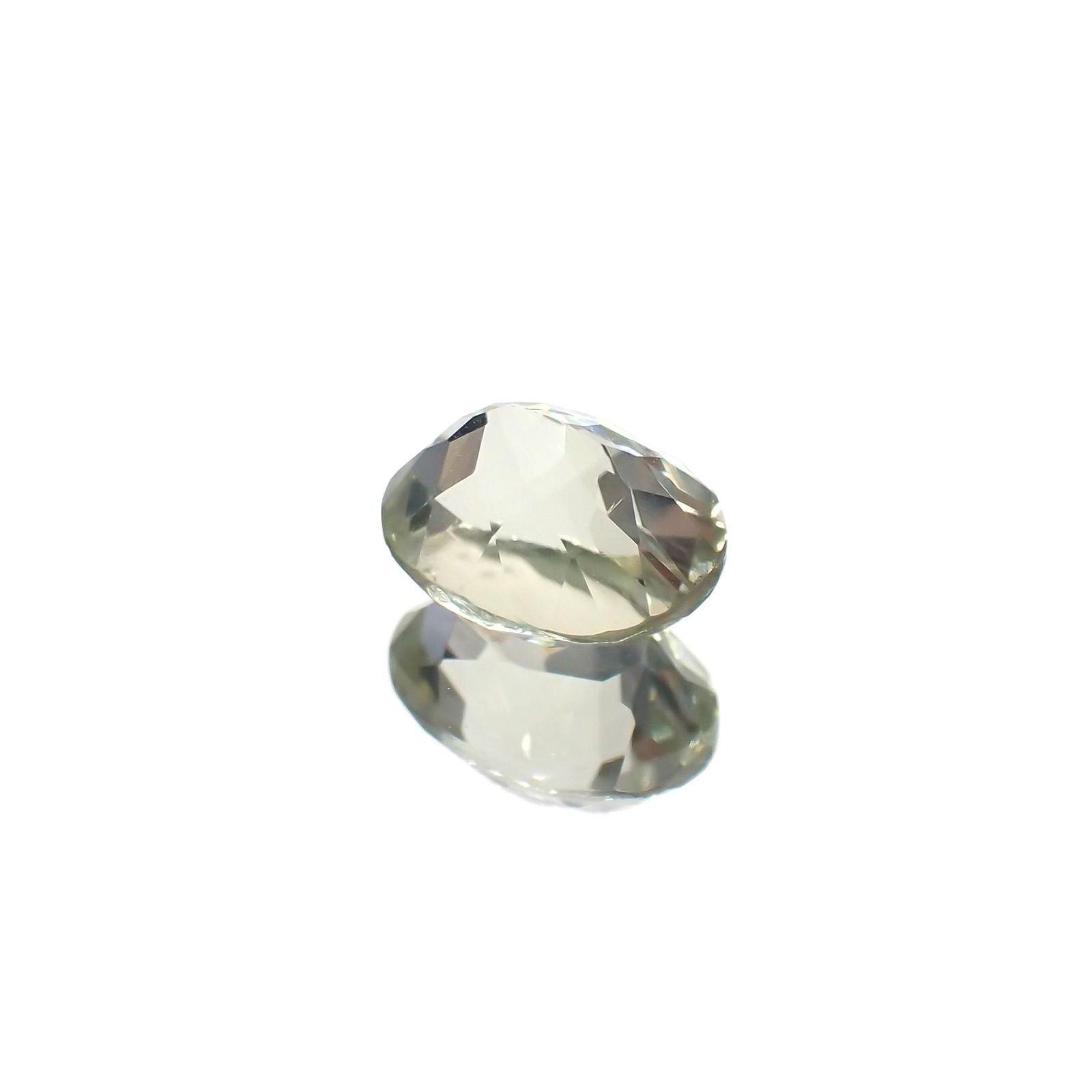 シリマナイト(宝石名シリマナイト)インド産 識別済 1.84ct / 8.1x6.2mm前後 [221018462]
