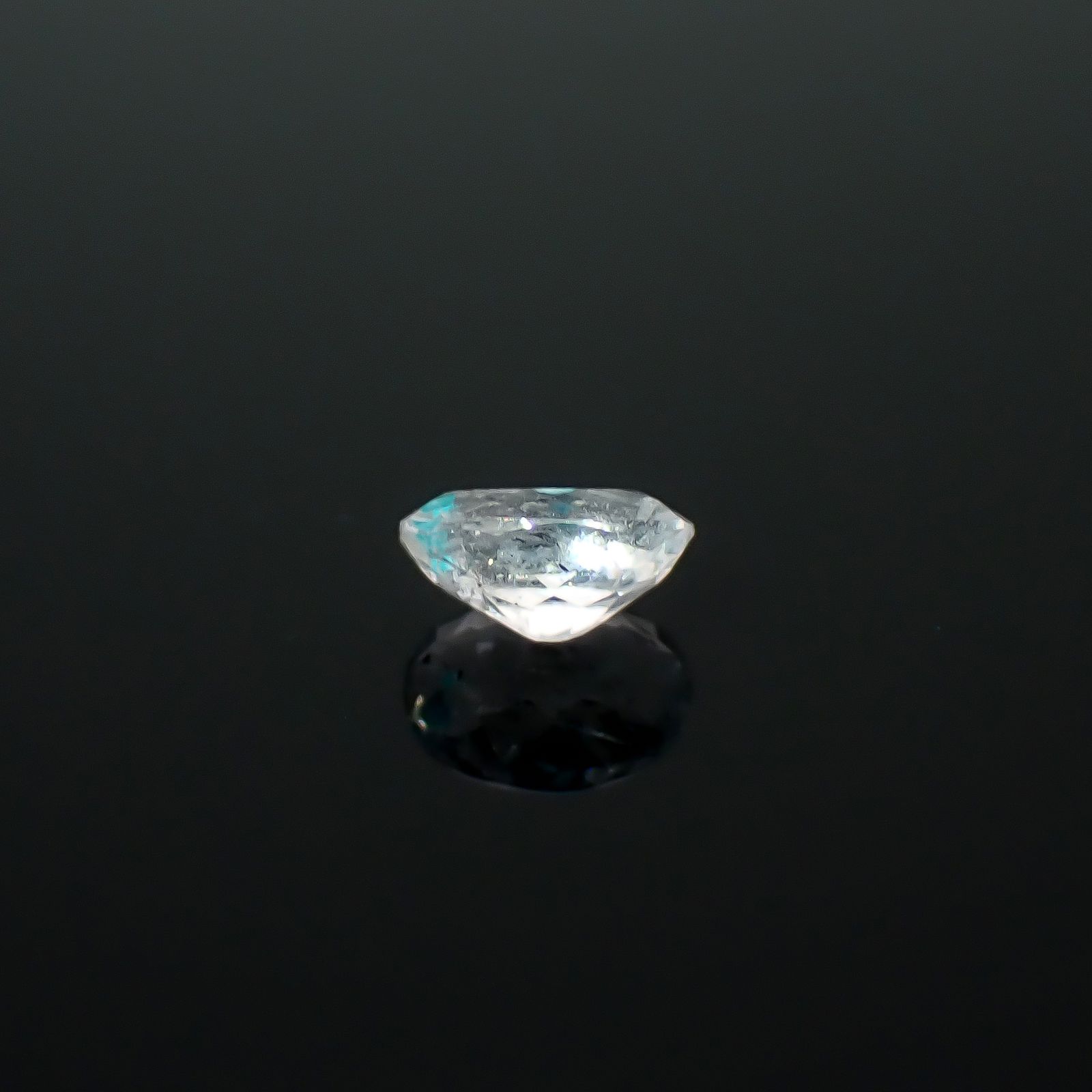 パライバクォーツ ブラジル産 0.42ct / 5.8x4.5mm前後 [260632499]