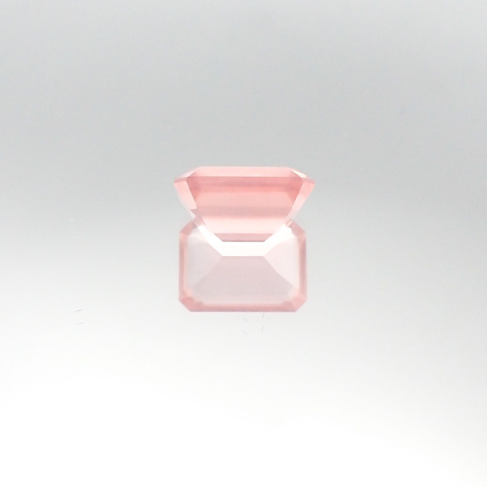 ディープローズクォーツ(宝石名ローズ・クォーツ)モザンビーク産 2.56ct 識別済[230622420]9.9x7.1mm前後