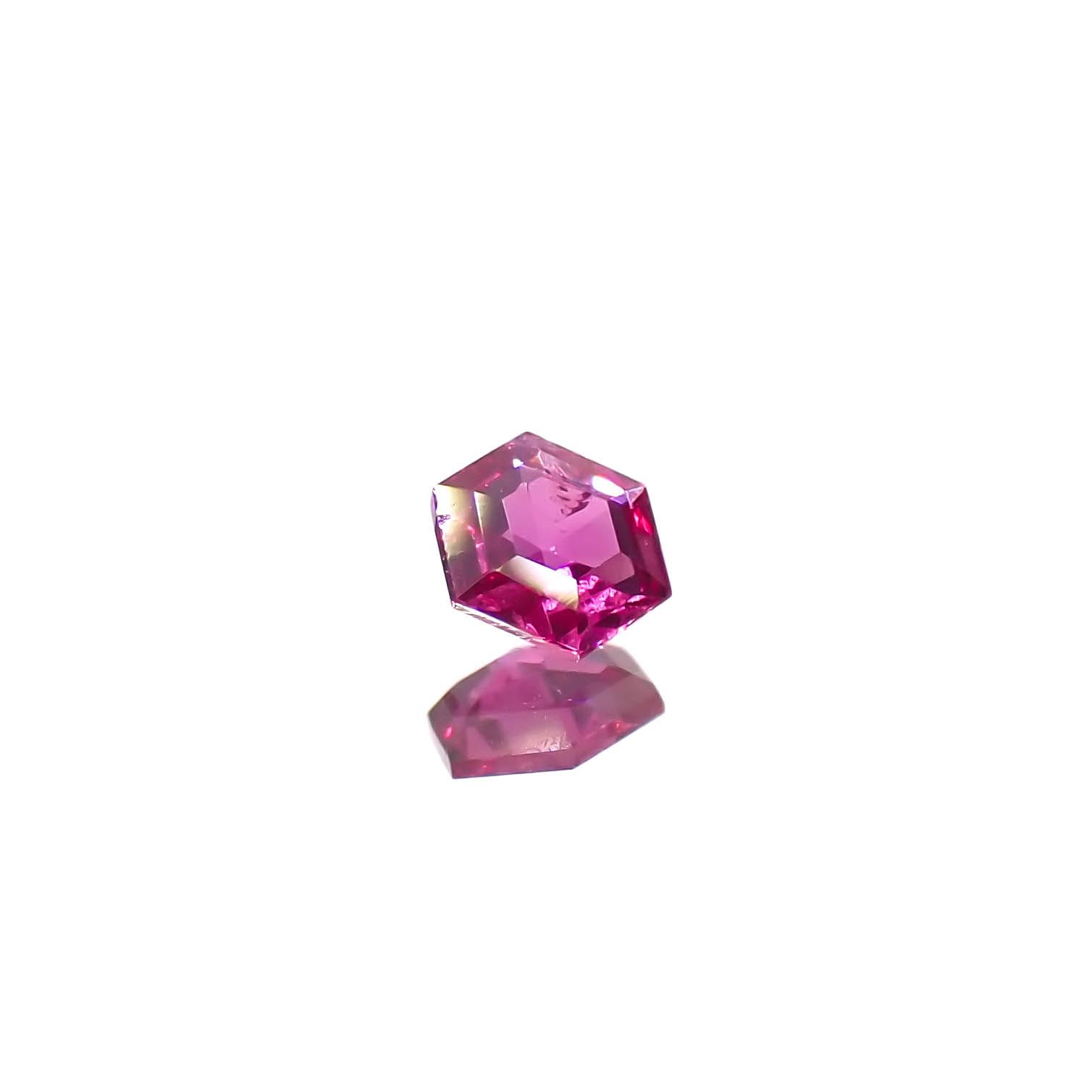 ◇ヘキサゴンカット◇ルビー 非加熱 モザンビーク産 0.13ct[240427105]3x3mm前後