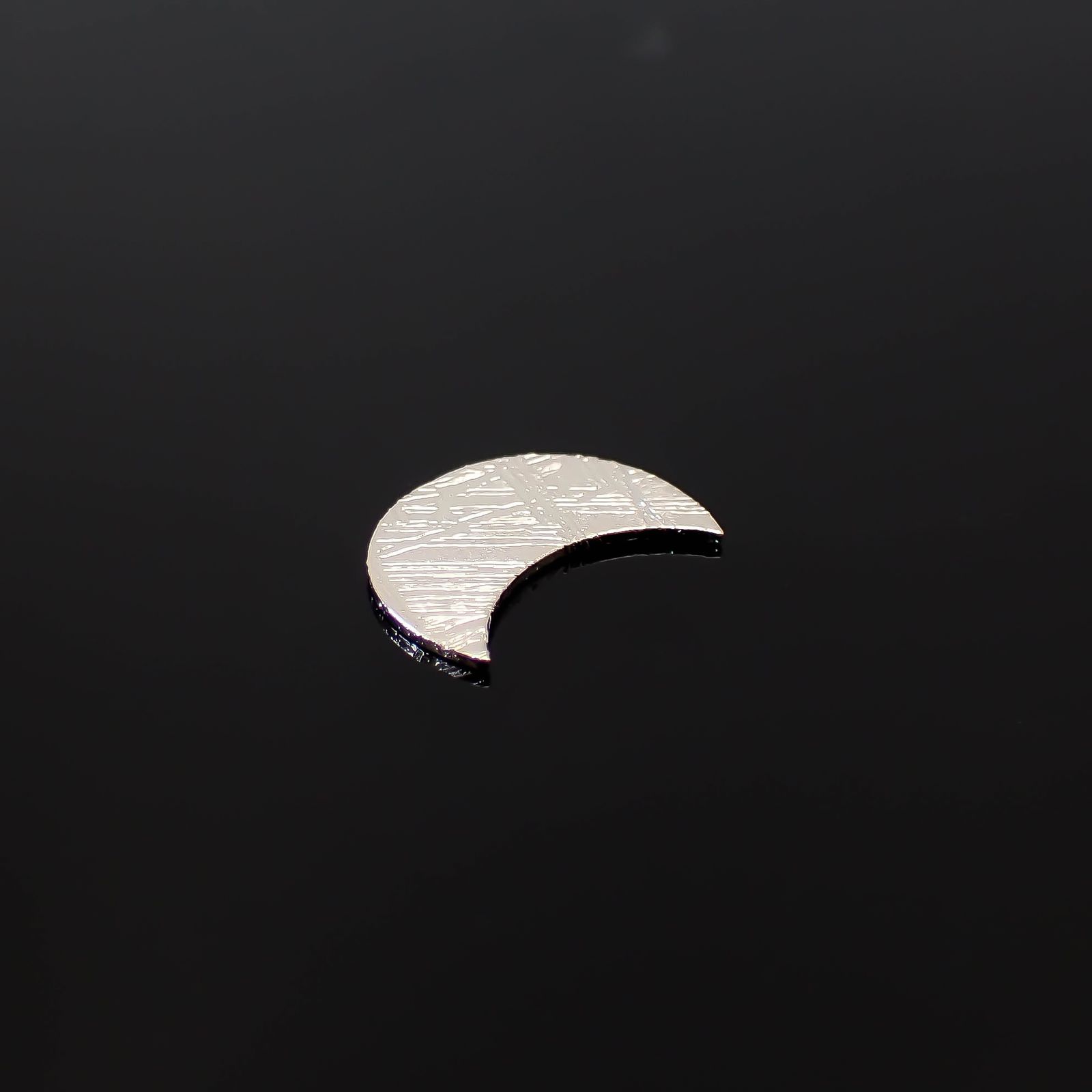 ◇カスタムカット・ムーン◇アルタイ隕石 発見地：中国 0.87ct [250330010]9.9x7.4mm前後