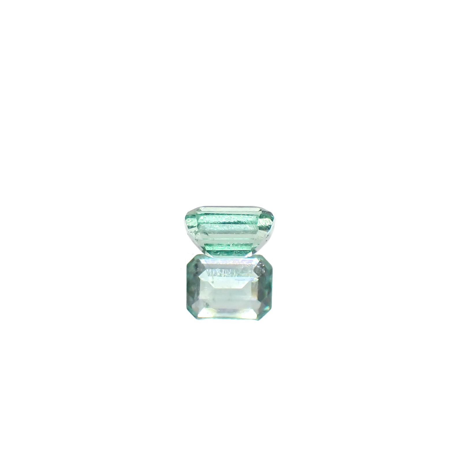 パステルカラーエメラルド コロンビア産 0.20ct[240225956]3.8x2.9mm前後