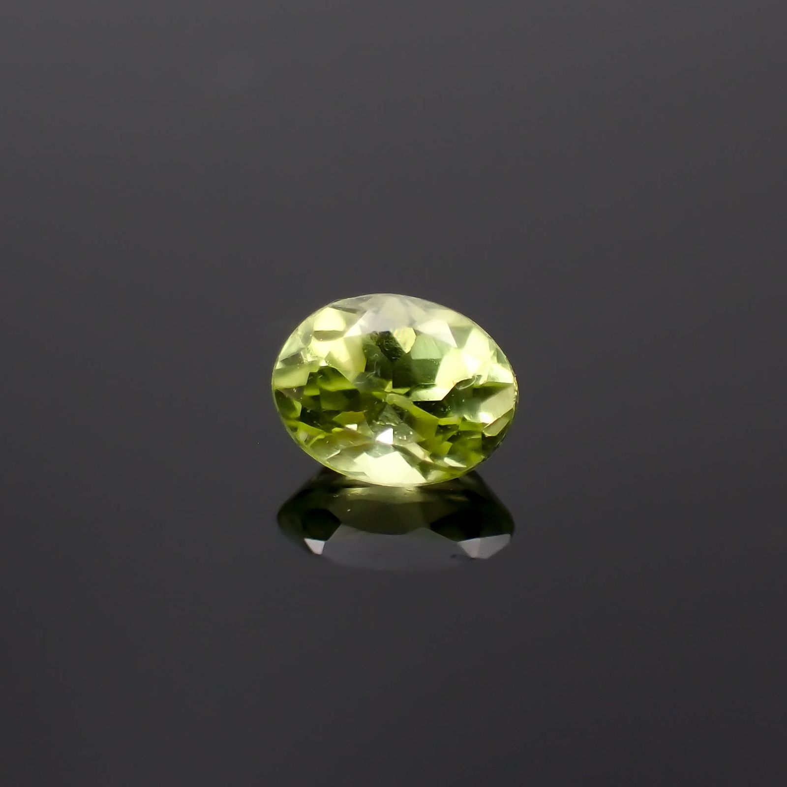 パロットクリソベリル(宝石名クリソベリル)インド産 0.23ct 識別済[230421810]4.1x3.1mm前後