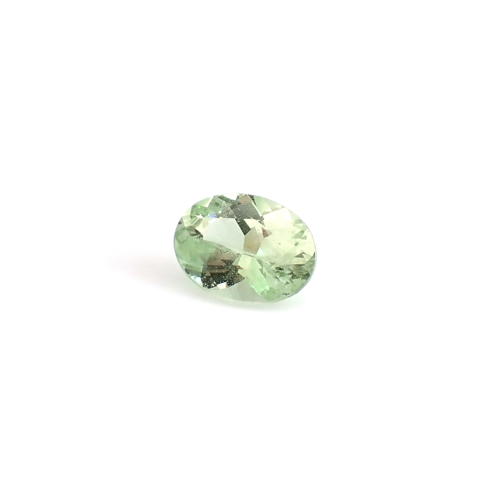ミントガーネット タンザニア産 0.65ct / 6.4x4.7mm前後 [260932676]