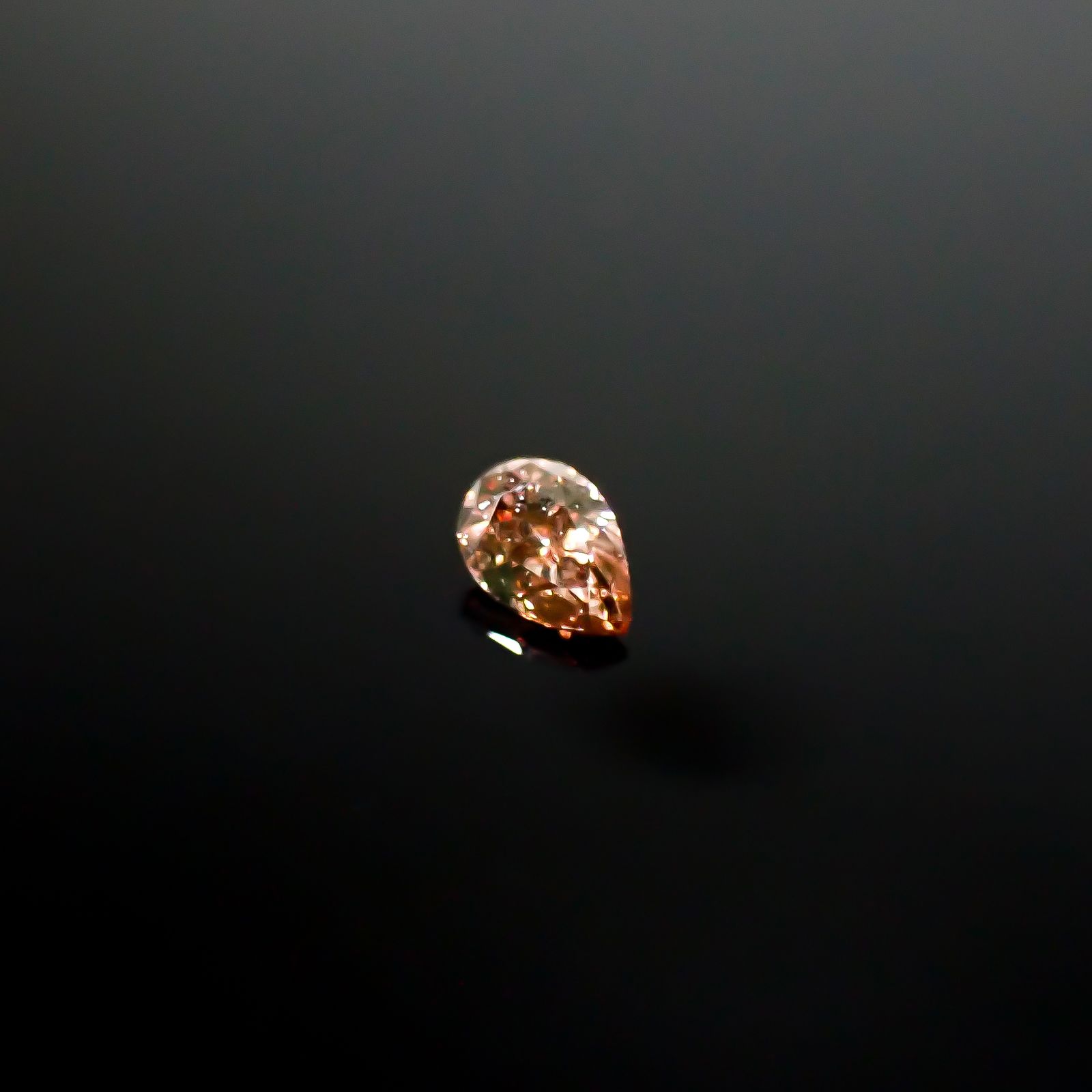 ピンクダイヤモンド(宝石名ダイアモンド VS-1/FANCY DEEP BROWNISH PINK) 0.043ct ソ付(AGT)[250129707]2.67x1.81mm前後
