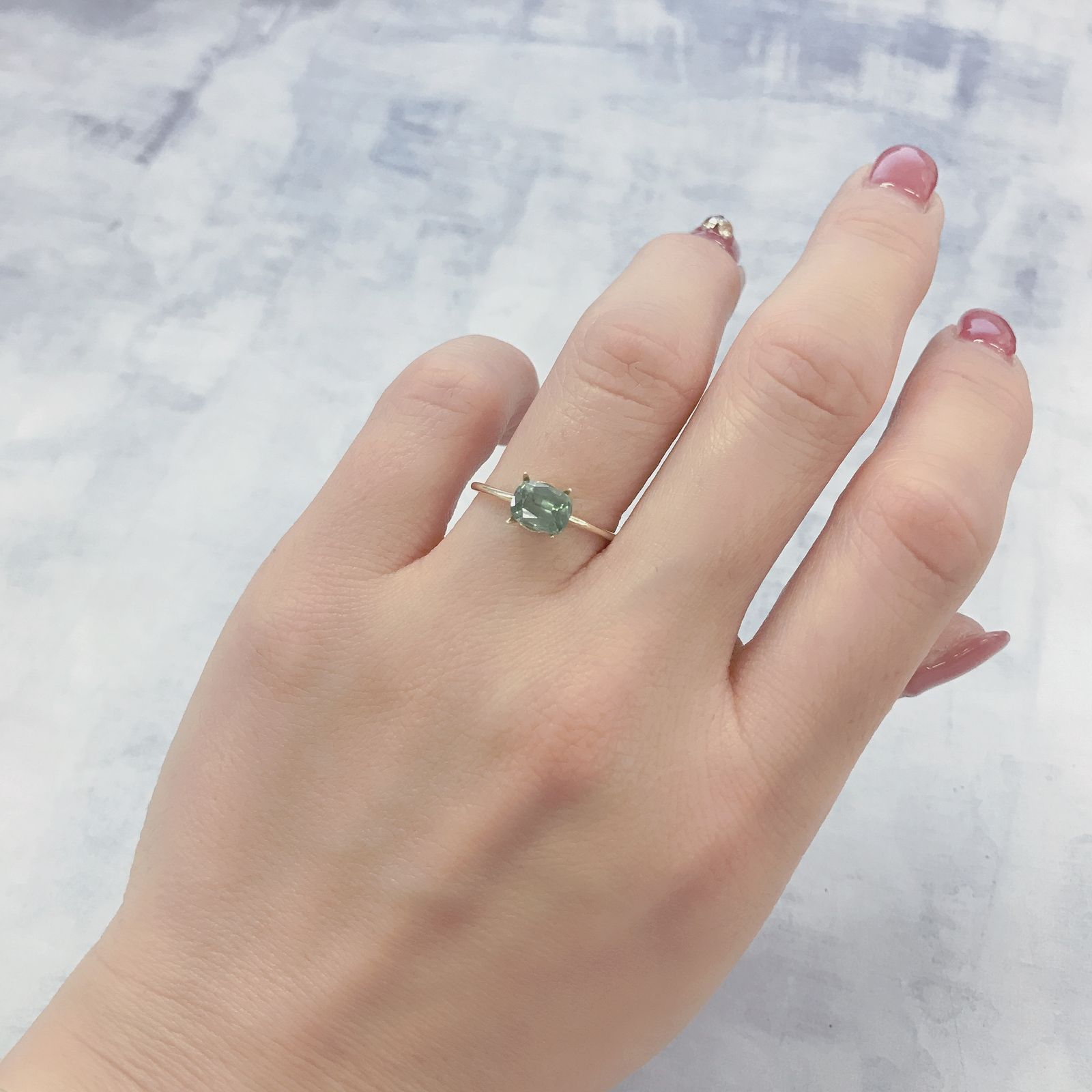 グリーンジルコン(宝石名ジルコン)スリランカ/カンボジア産 0.99ct 識別済[220114895]6.8x4.9mm前後