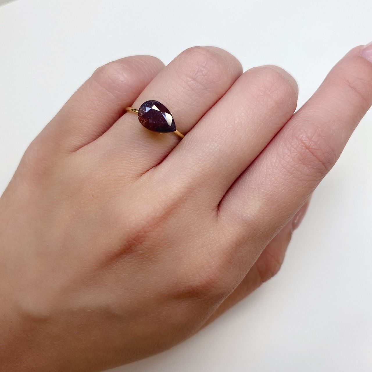 ブラッドショットアイオライト インド産 ルース 1.66ct[210611113]10.0×6.9mm前後