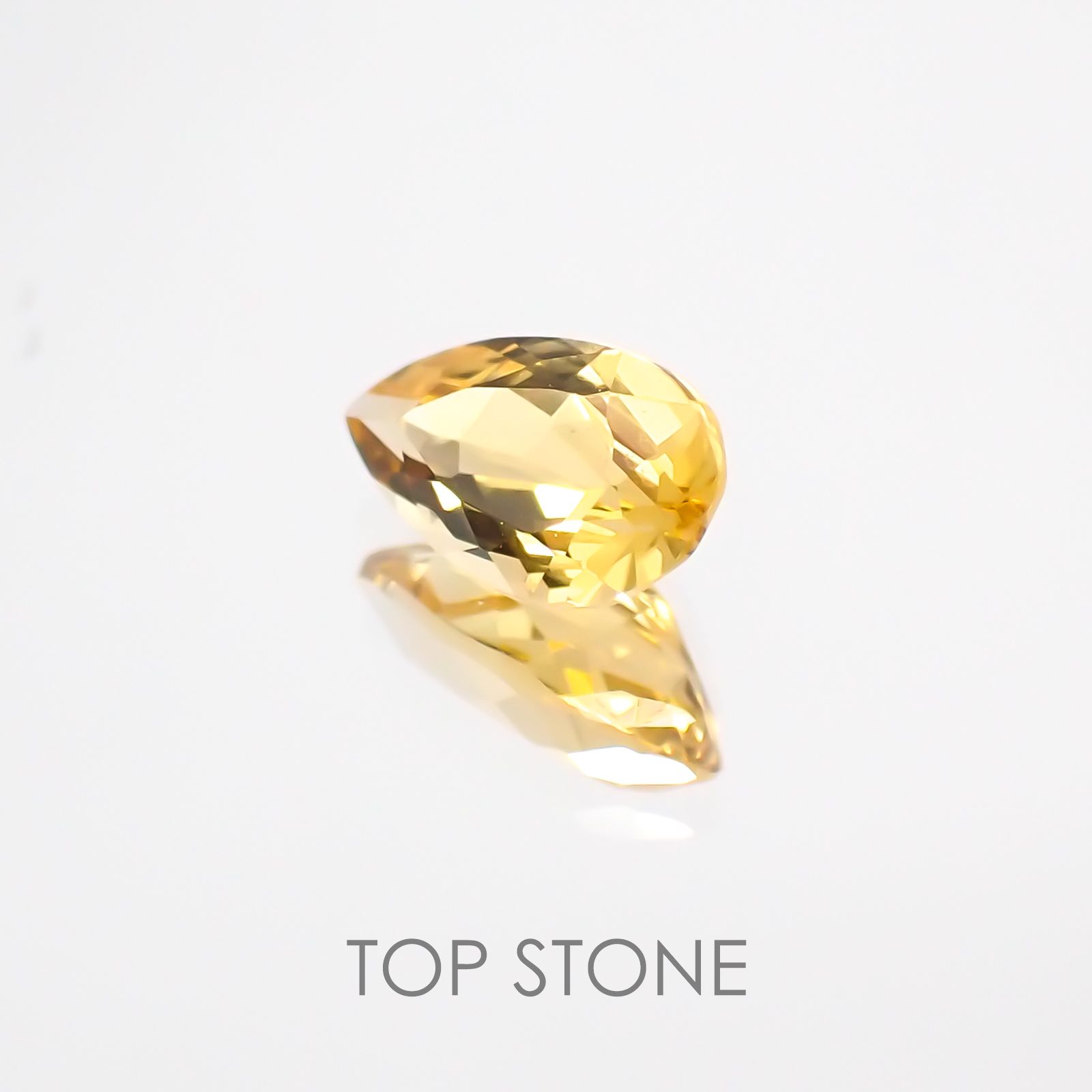 インペリアルトパーズ ブラジル産 ルース 0.52ct[20117853]6.8×3.9mm前後