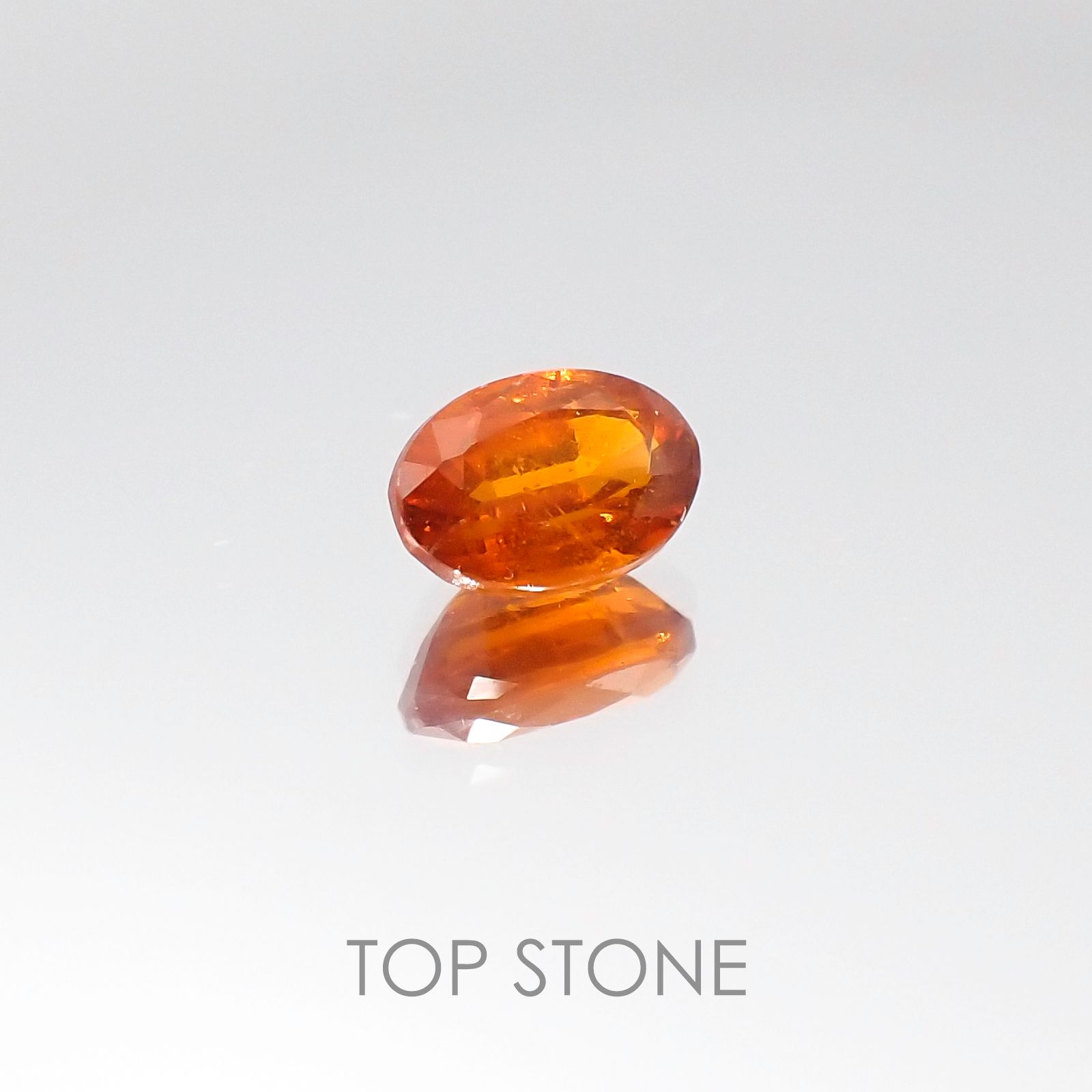オレンジカイヤナイト タンザニア産 ルース 0.71ct[20096004]6.3×4.2mm前後