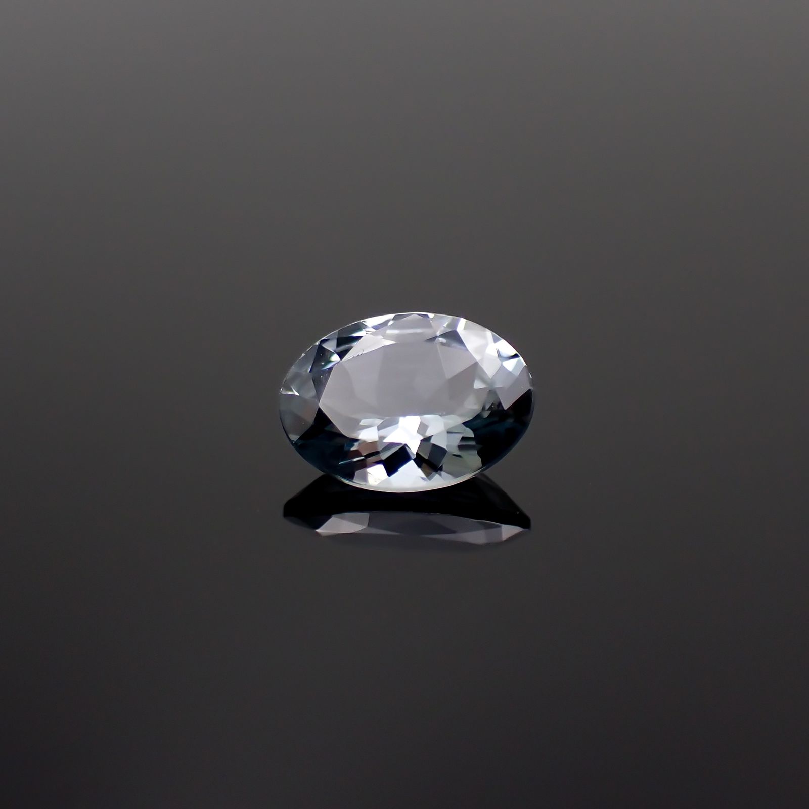 グレースピネル タンザニア産 0.85ct[230421551]7x5.1mm前後