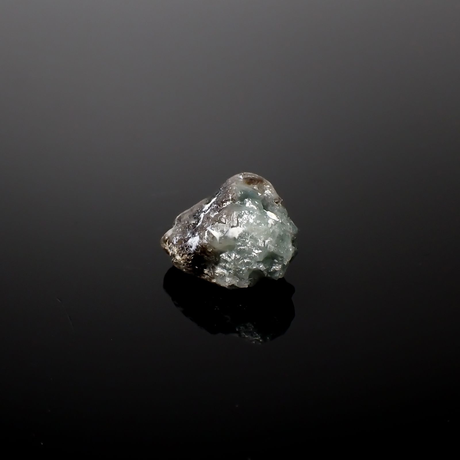 アレキサンドライト 原石 ロシア産 8.95ct[240427024]13x12.5mm前後