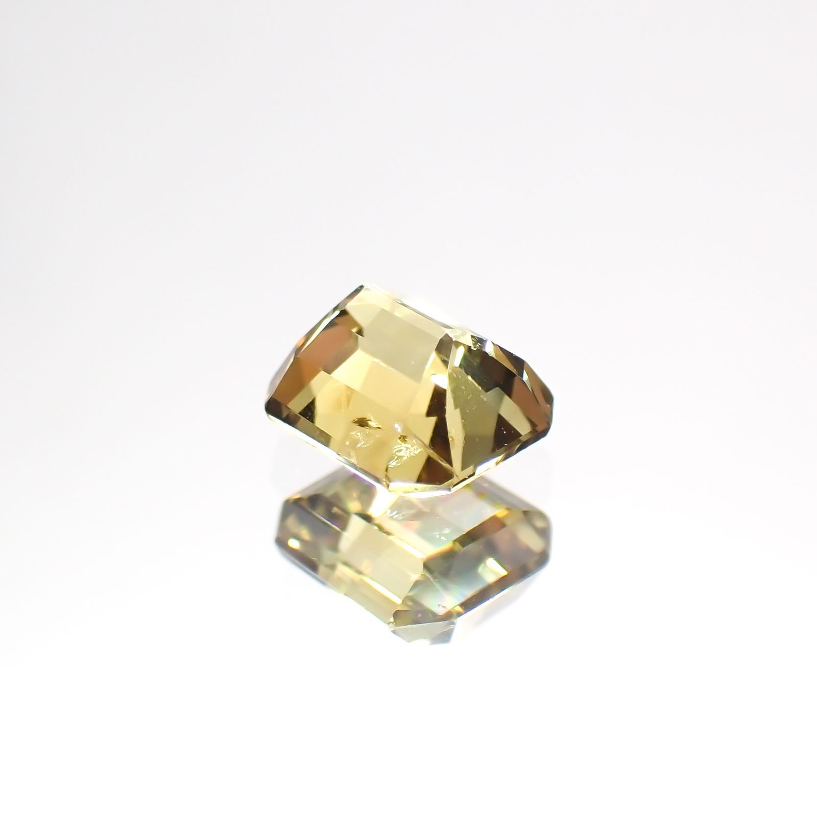 カラーバンドクリソベリル(宝石名クリソベリル)マダガスカル産 0.74ct 識別済[220114192]5.2x4.5mm前後