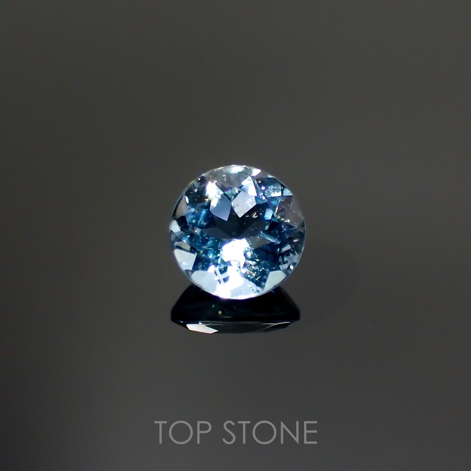 アクアマリン サンタマリアカラー(宝石名アクアマリン) モザンビーク産 0.44ct 識別済[210812593]4.9×4.9mm前後
