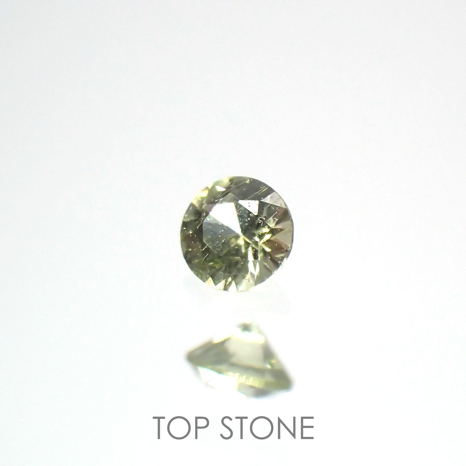 パラサイティックペリドット(宝石名ペリドット)採取地：ロシア 0.030ct 識別済[220616238]2x2mm前後