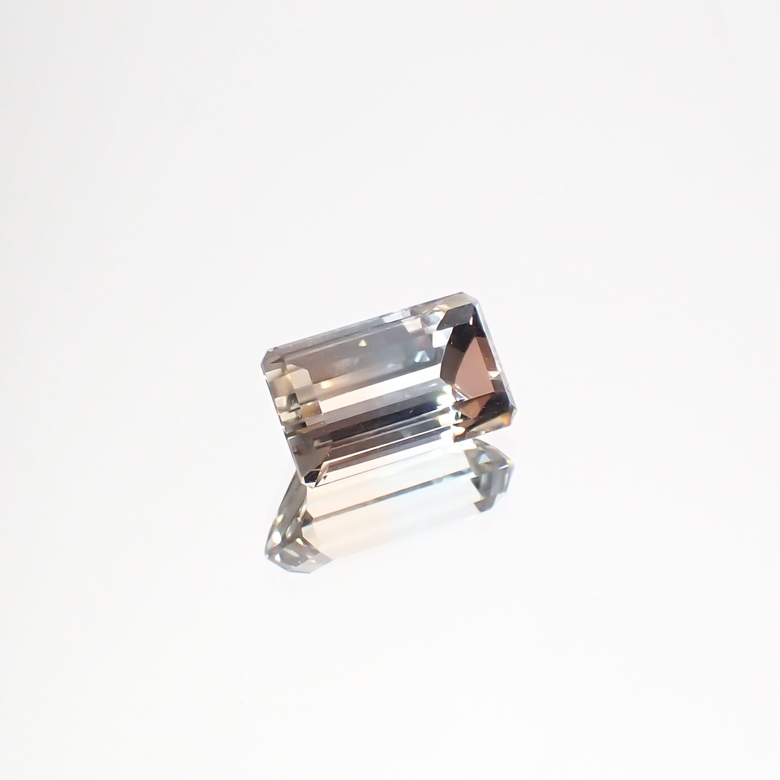 バイカラートパーズ ウクライナ産 2.46ct[231224891]9.3x5.5mm前後