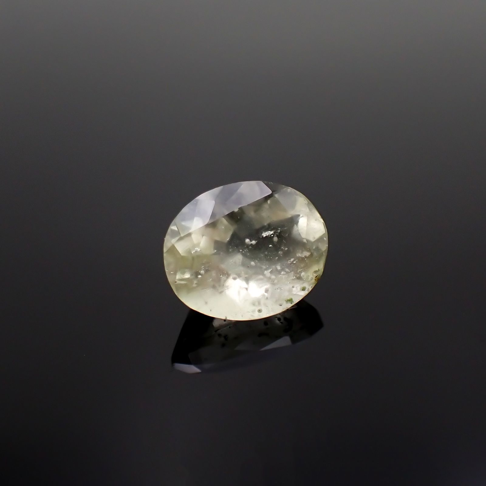 リビアングラス 発見地：エジプト・リビア砂漠 3.30ct[221018195]11.6x9.2mm前後 | TOP STONE(トップストーン)