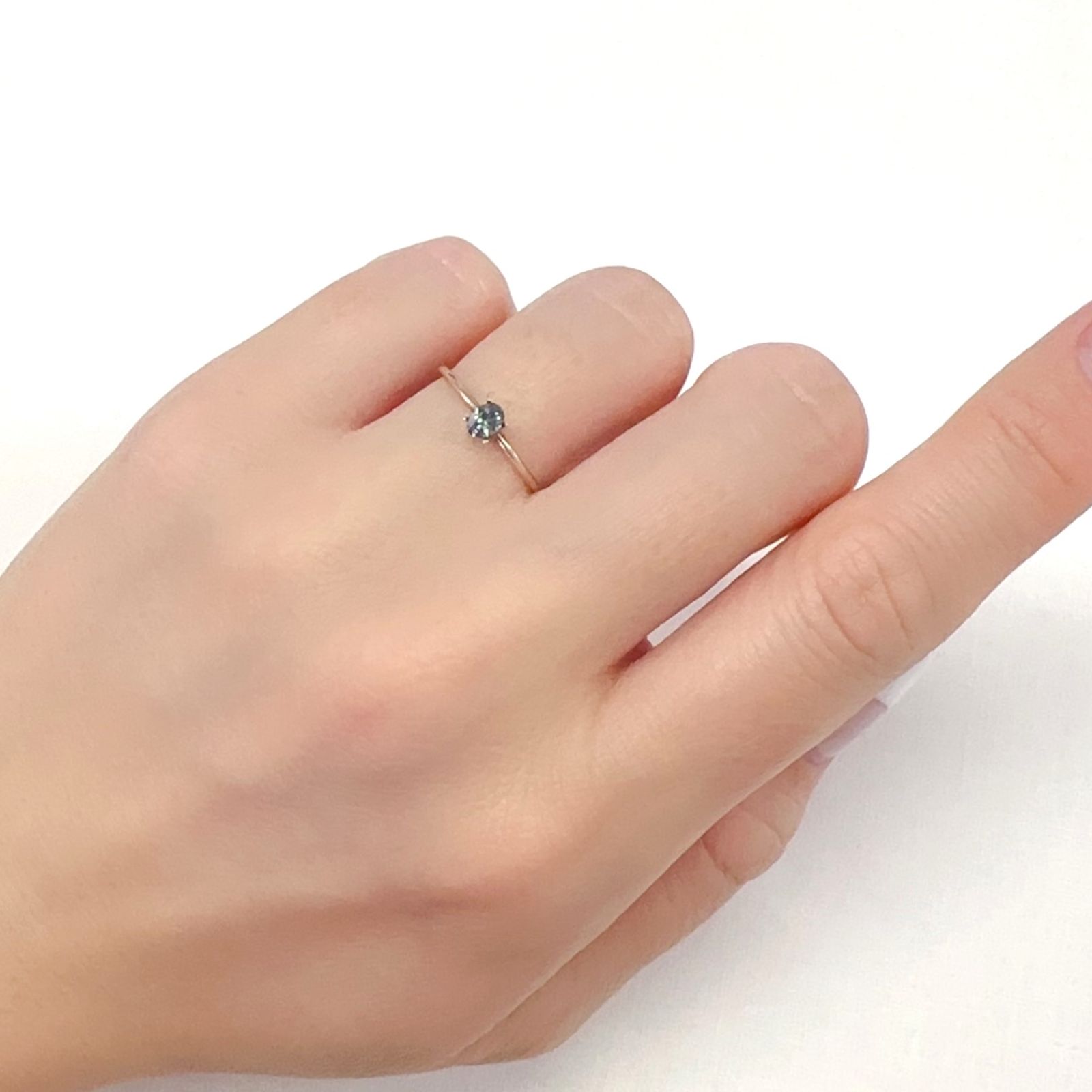 カラーチェンジガーネット アレキタイプ マダガスカル・ベキリー産 0.20ct[231224752]4x3mm前後