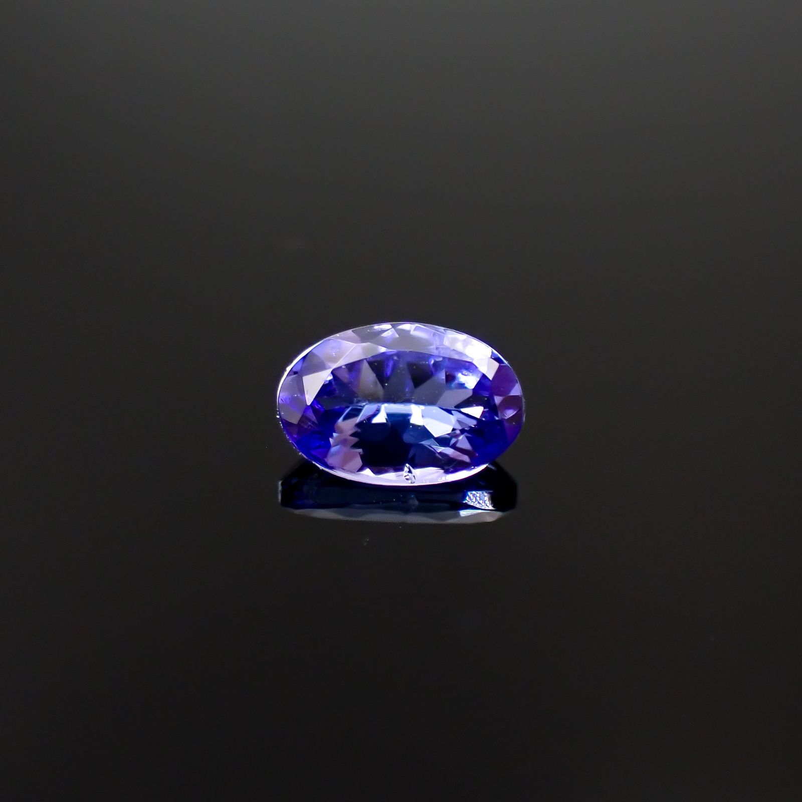 タンザナイト(宝石名タンザナイト)タンザニア産 0.47ct 識別済[240628337]6x3.9mm前後