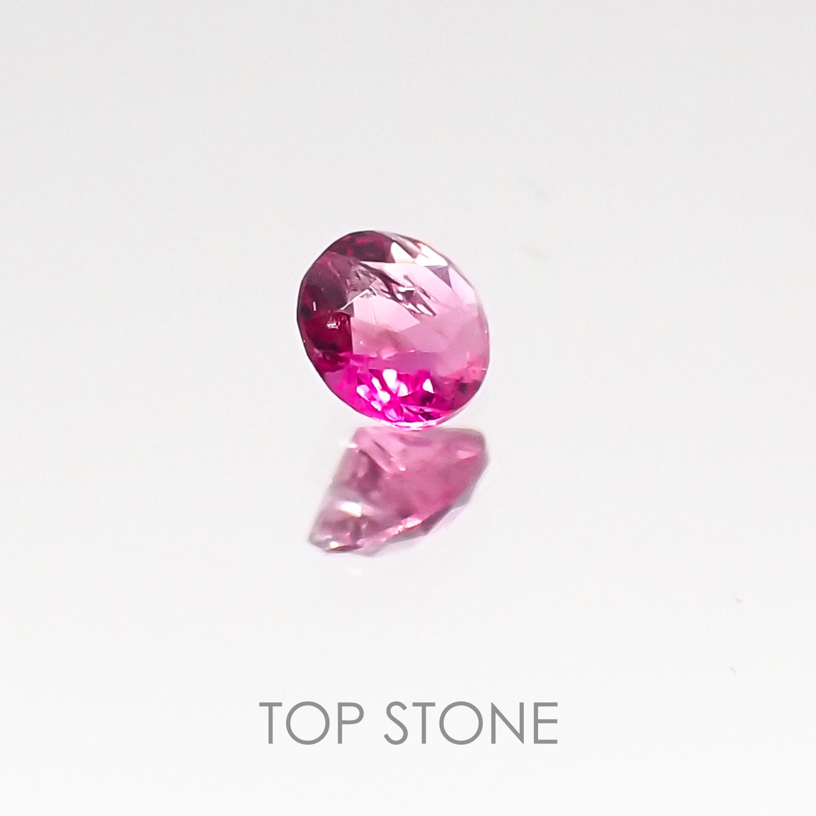 レッドベリル アメリカ・ユタ州産 ルース 0.06ct[20107034]2.7×2.6mm前後