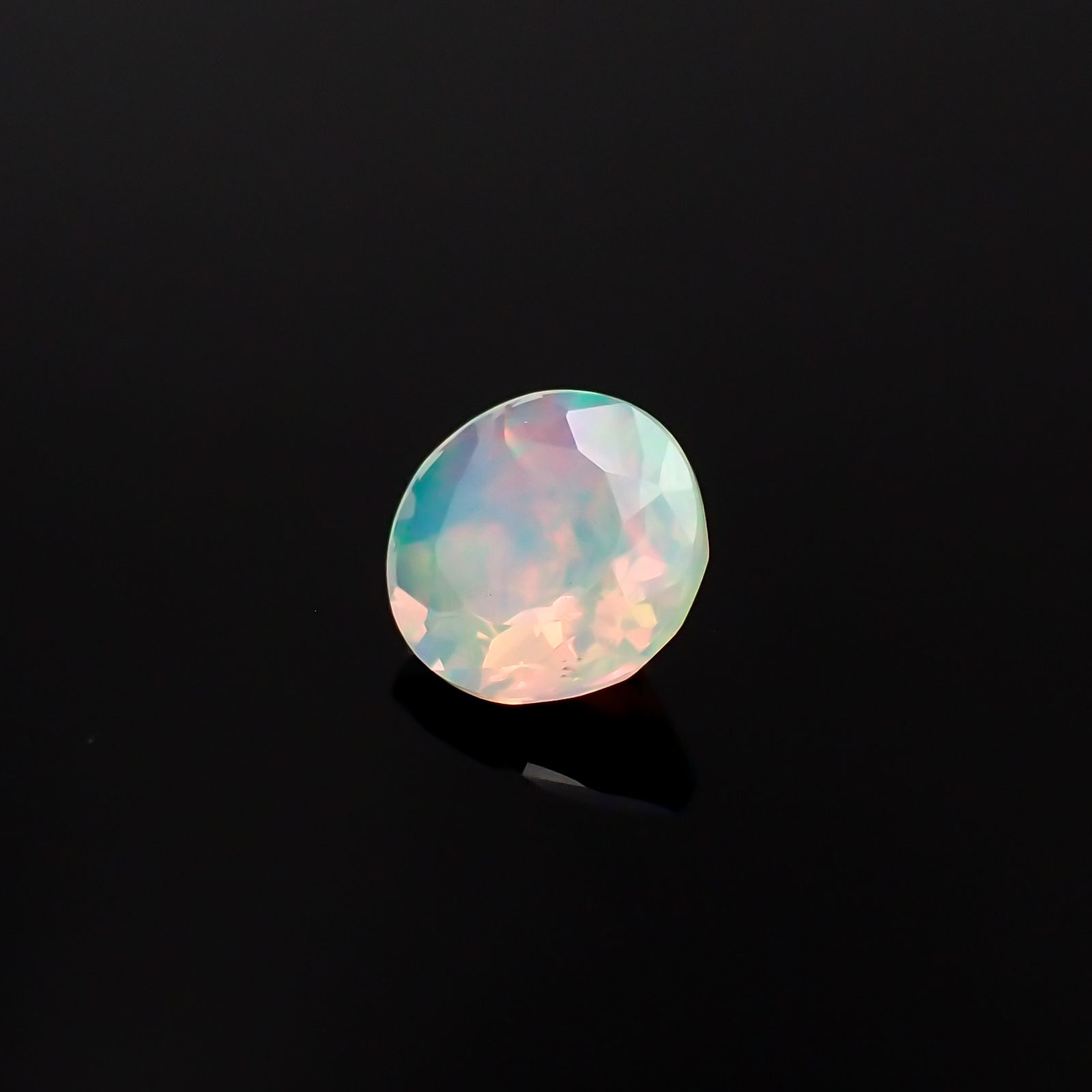 エチオピアオパール エチオピア産 0.67ct[230421407]6.8x6.7mm前後