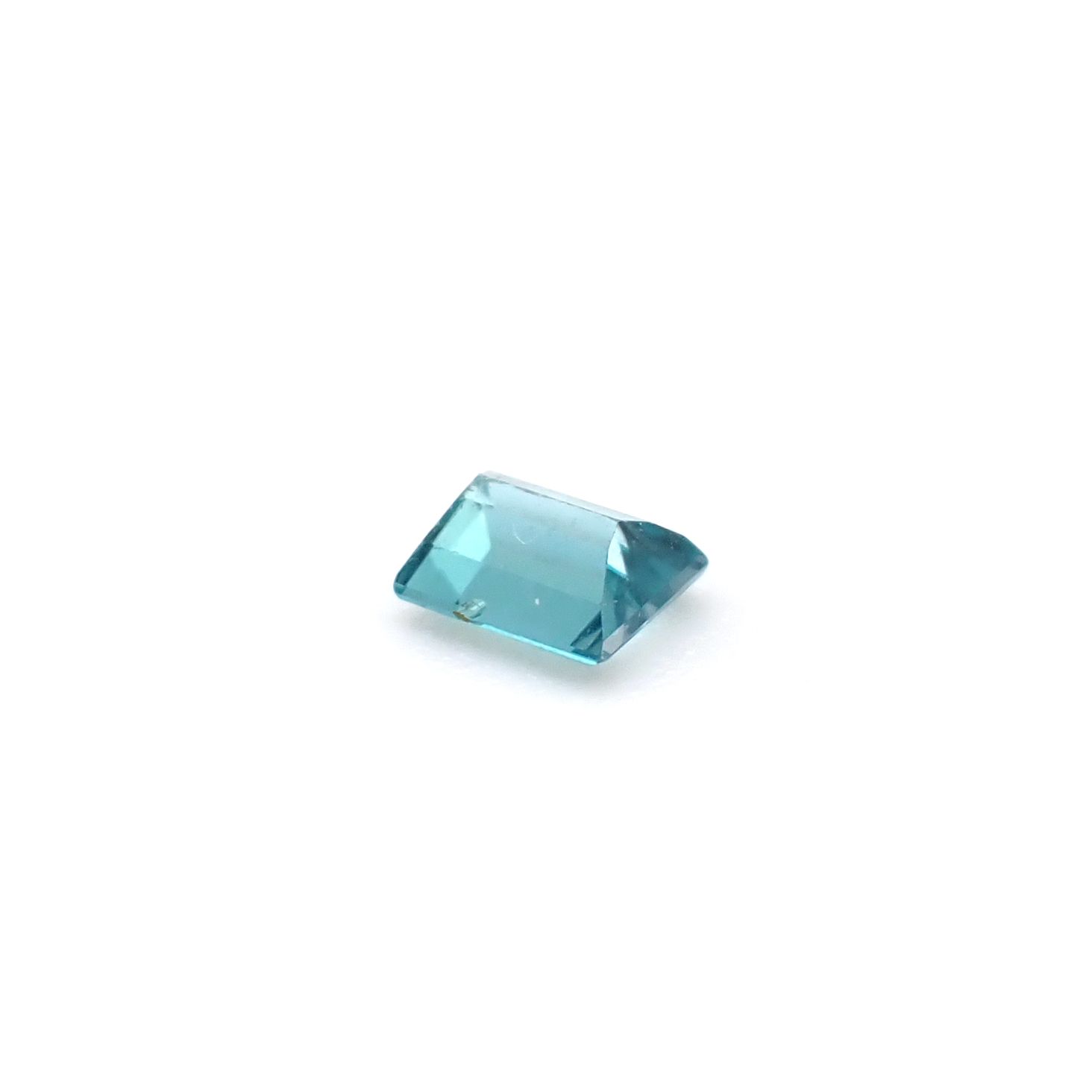グランディディエライト(宝石名グランディディエライト)マダガスカル産 識別済 0.12ct / 3.1x2.5mm前後 [260826589]