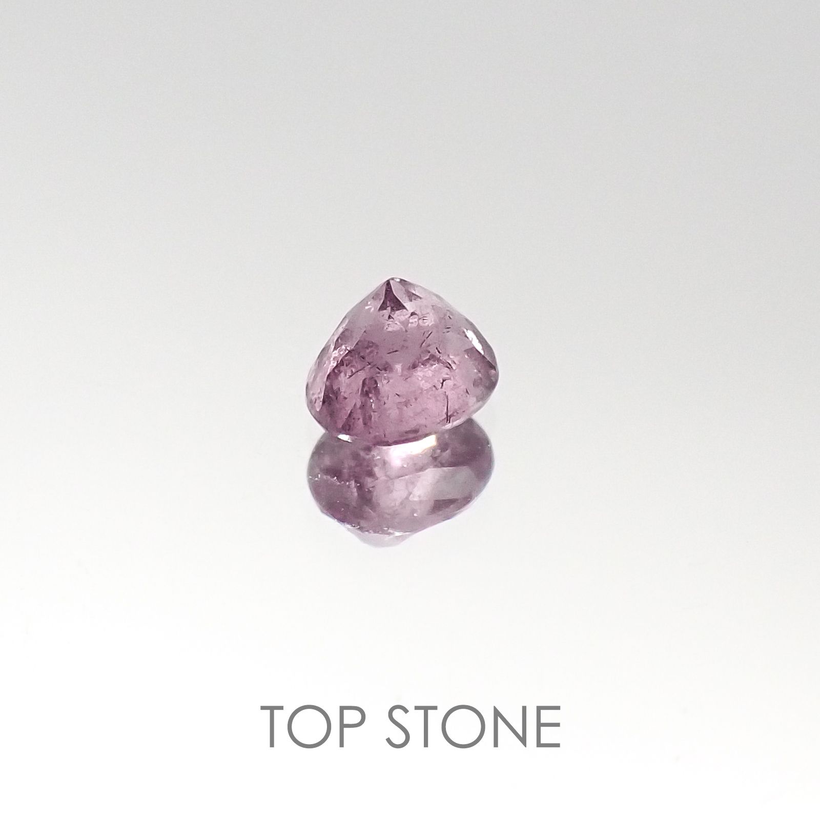 カラーチェンジマラヤガーネット (パイロープ/スペサタイト) タンザニア産 ルース 0.32ct[20085135]4×3.3mm前後