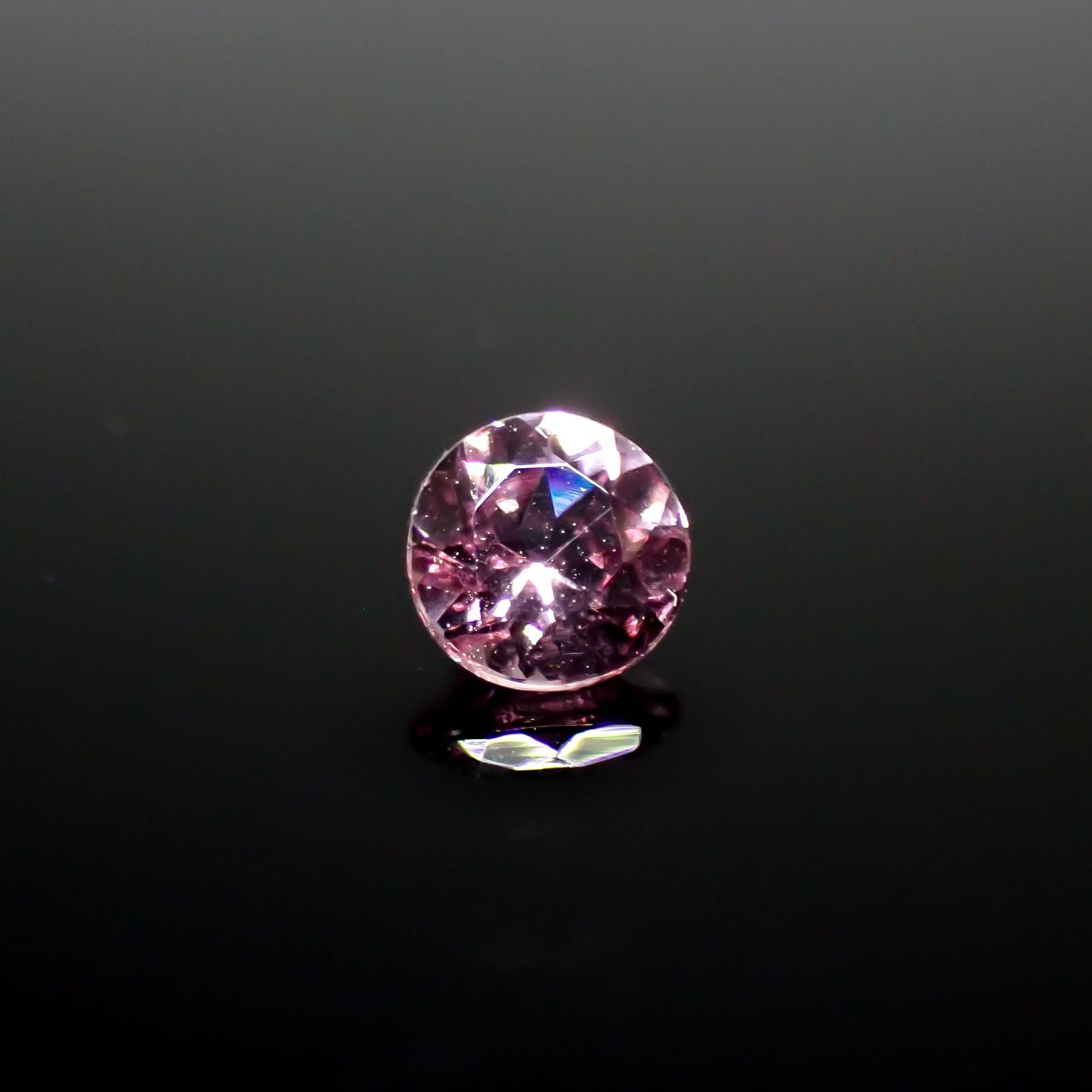 ドラゴンガーネット タンザニア産 0.34ct[241029213]4x4mm前後