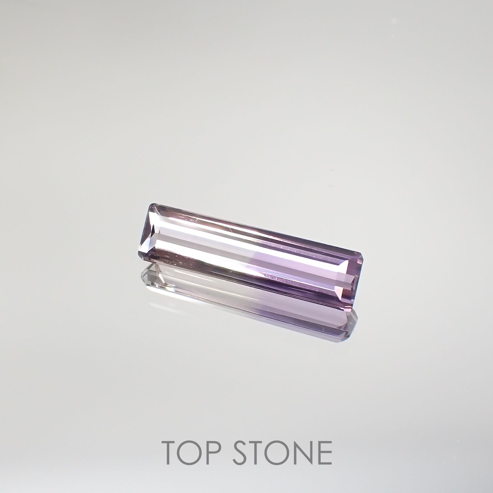 アワーグラスアメジスト モロッコ産 ルース 1.8ct[210912324]16.1×4.2mm前後