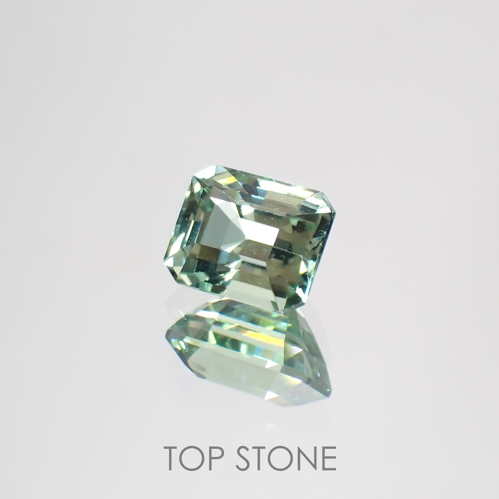 ミントトルマリン(宝石名グリーン・トルマリン) ルワンダ産 1.208ct ソ付(彩珠)[211013633]6.6×5.3mm前後