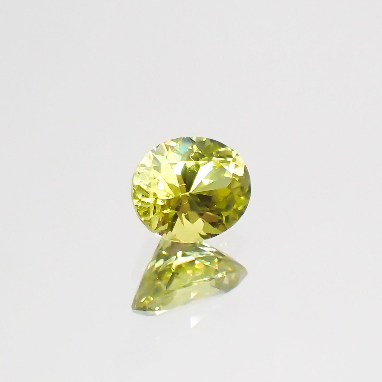 クリソベリル(宝石名クリソベリル)マダガスカル産 0.58ct 識別済[220114495]5.4x4.6mm前後