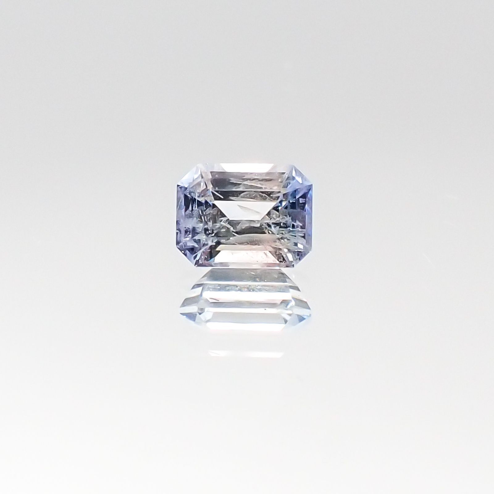 ジェレメジェバイト(宝石名エレメジェバイト)ナミビア産 0.250ct ソ付(彩珠)[220817283]4x3.1mm前後