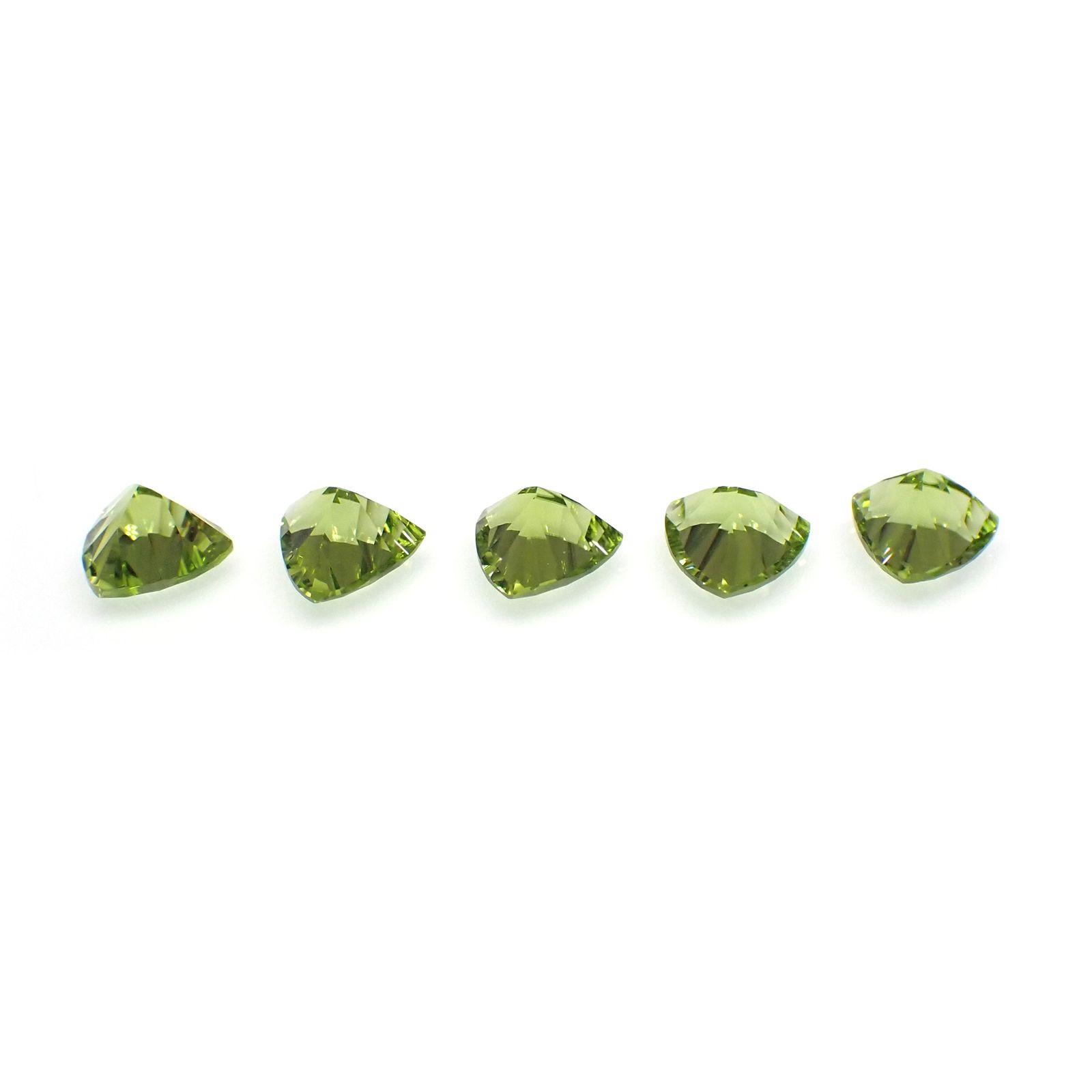 <ランダムセレクト1個販売>◇コンケーブカット◇ペリドット 中国産 約0.97-1.36ct[230722579]7x7mm前後