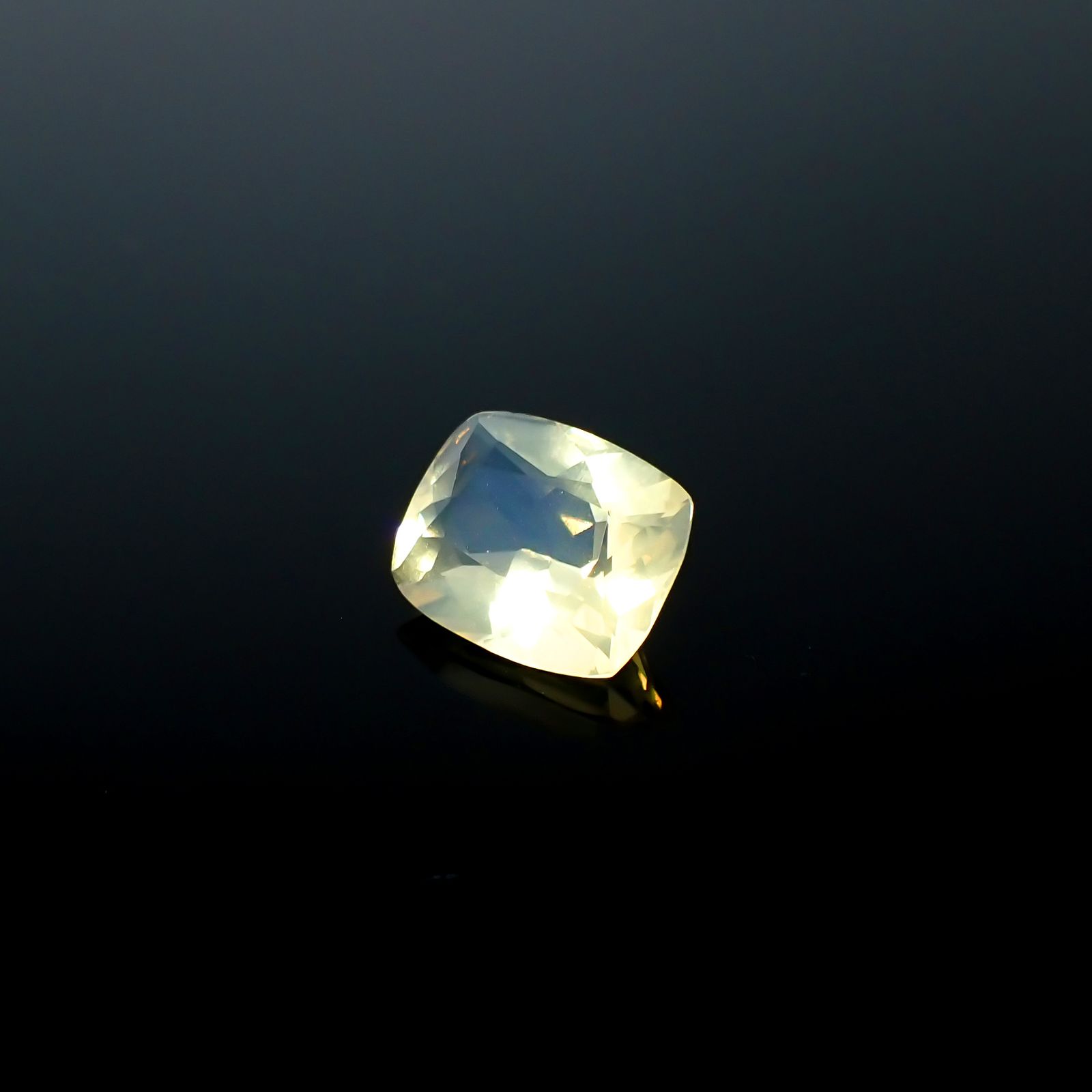 イエローオパール メキシコ産 1.46ct[240226200]9.2x7.5mm前後