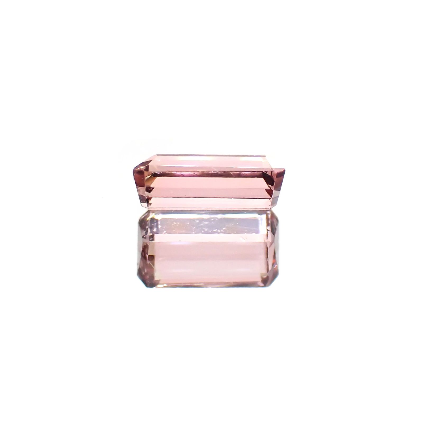 ローズピンクトルマリン(宝石名ピンク・トルマリン)ブラジル/アフリカ産 0.64ct 識別済[220114864]6.9x3.9mm前後