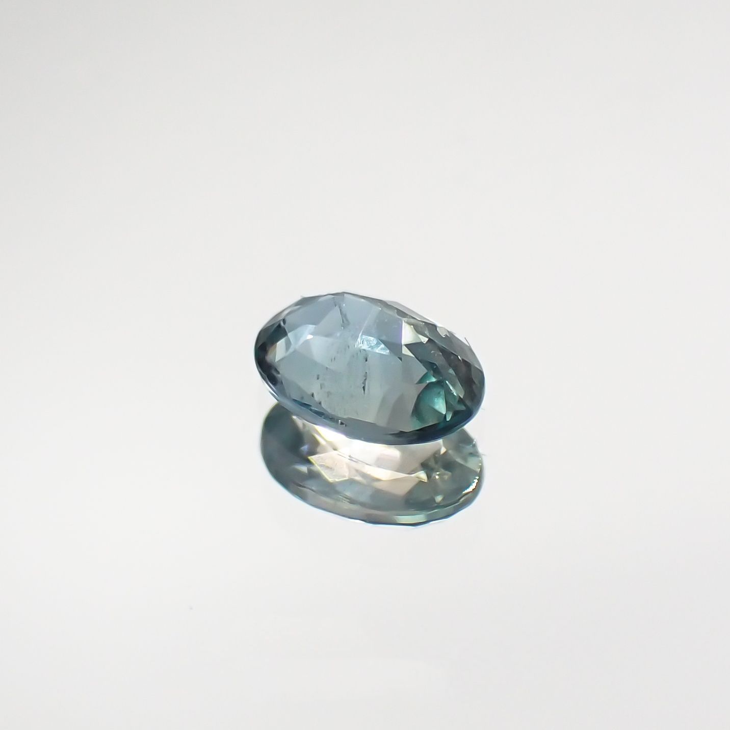 アレキサンドライト(宝石名アレキサンドライト) ブラジル産 0.12ct 識別済[210711869]3.6×2.5mm前後