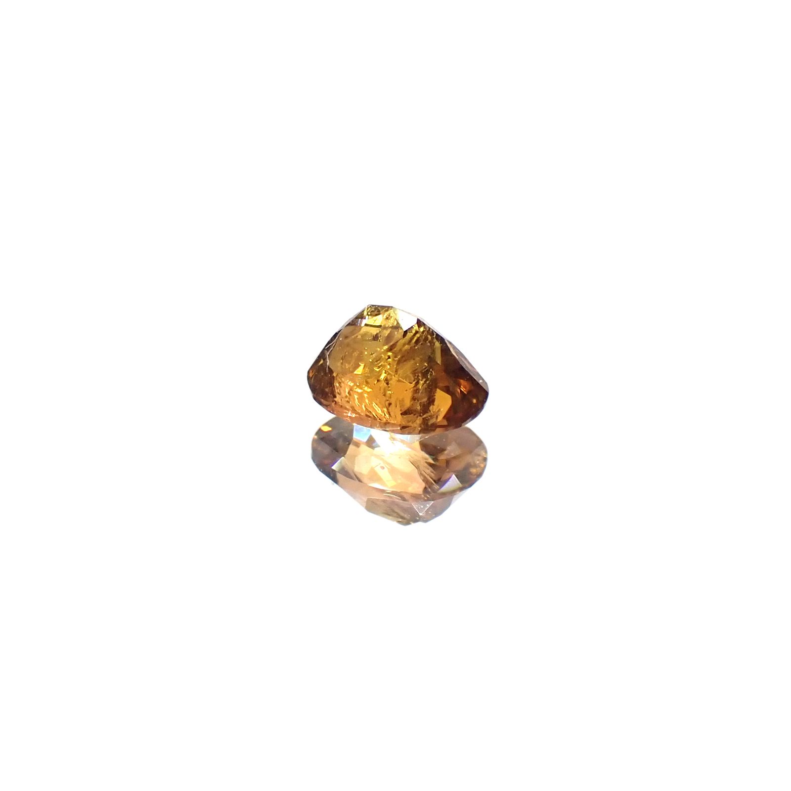 ゴールデンアイオライト マダガスカル産 0.21ct[240527660]4.4x3.5mm前後
