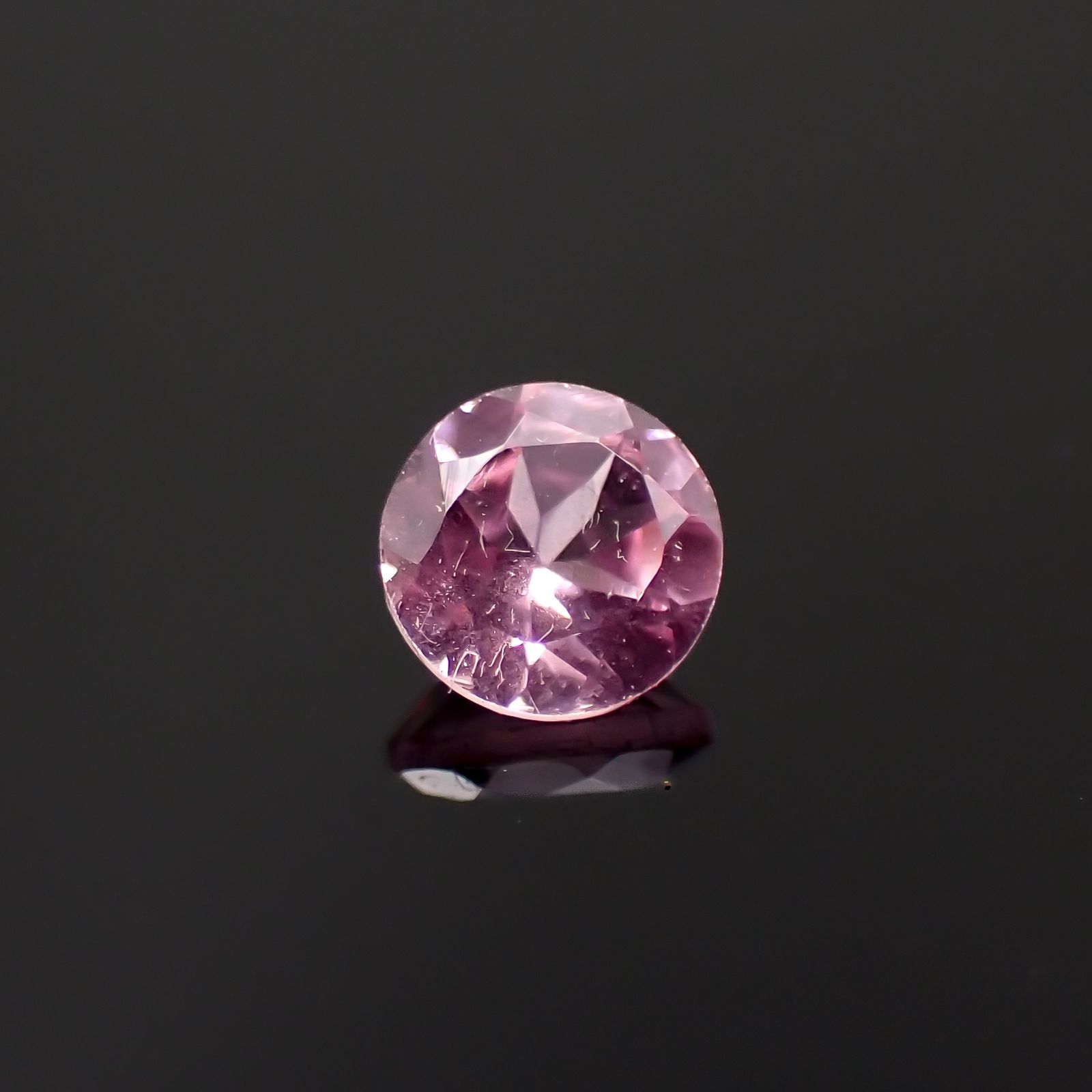 シルキーピンクスピネル タンザニア産 0.27ct[230421560]3.8x3.8mm前後