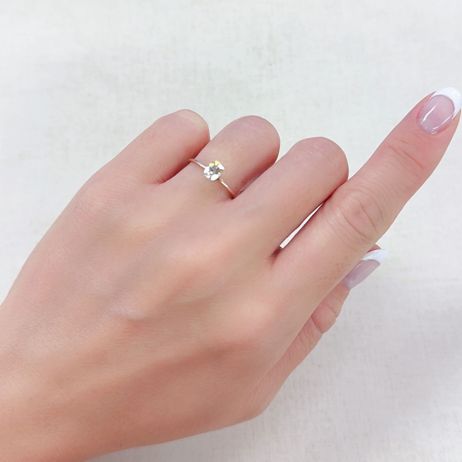 シャンパンカラージルコン(宝石名ジルコン)スリランカ/カンボジア産 0.76ct 識別済[230722985]5.1x4.1mm前後