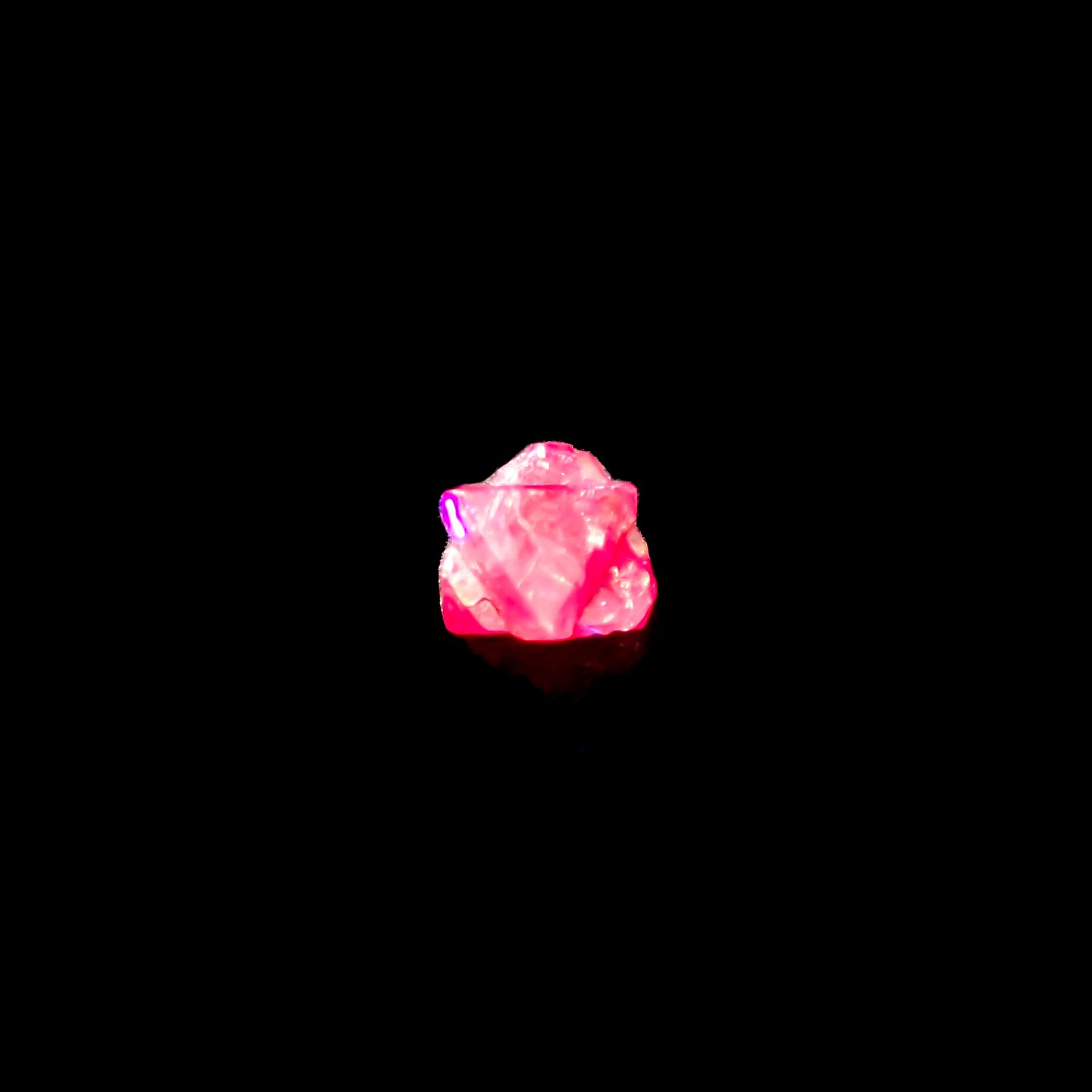 ツインクリスタルスピネル(スピネル式双晶) 原石 ビルマ産 0.10ct[240628435]3.1x2.7mm前後