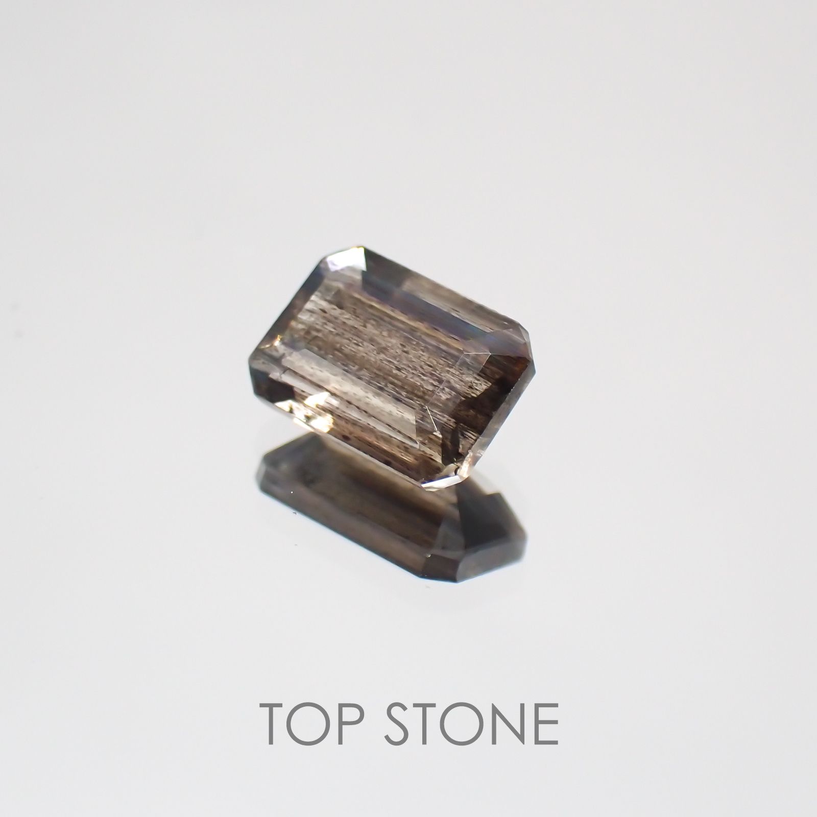 レインボースキャポライト ブラジル産 ルース 0.89ct[210310343]7×5mm前後