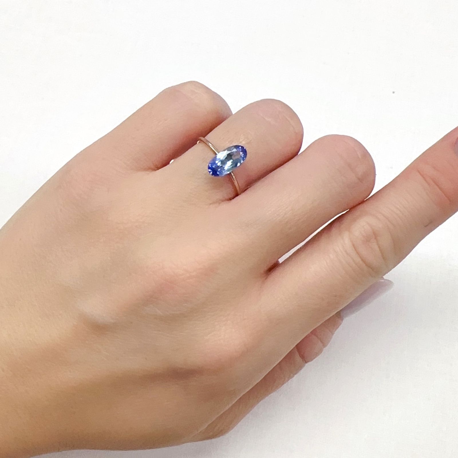 バイカラータンザナイト(宝石名タンザナイト)タンザニア産 1.13ct 識別済[231224648]9.8x5.1mm前後