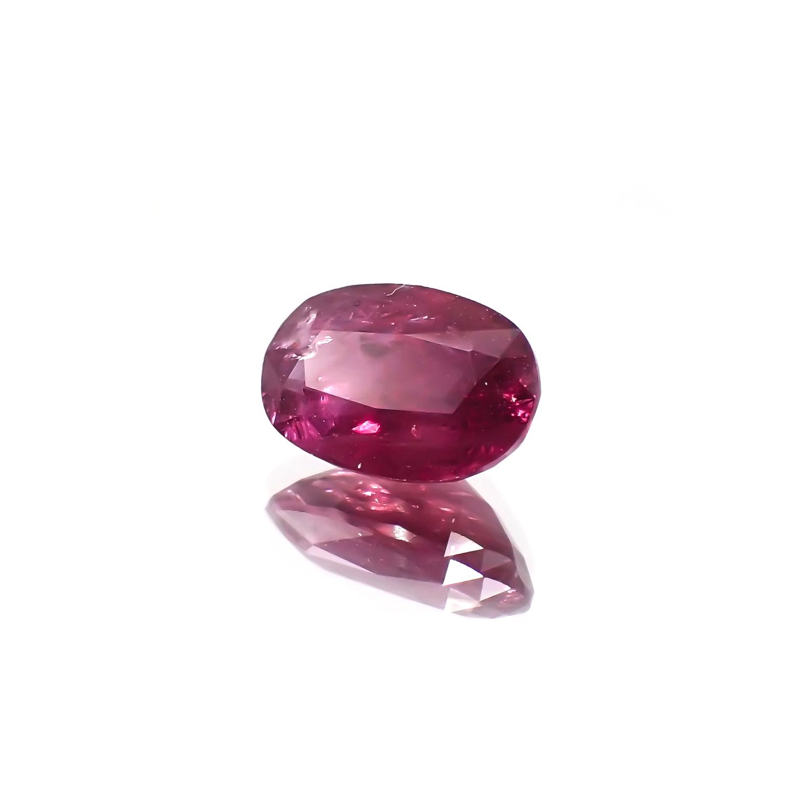 パープルサファイア(宝石名パープル・サファイア) カシミール地方産 1.633ct ソ付(彩珠)[210310235]8.4×5.6mm前後