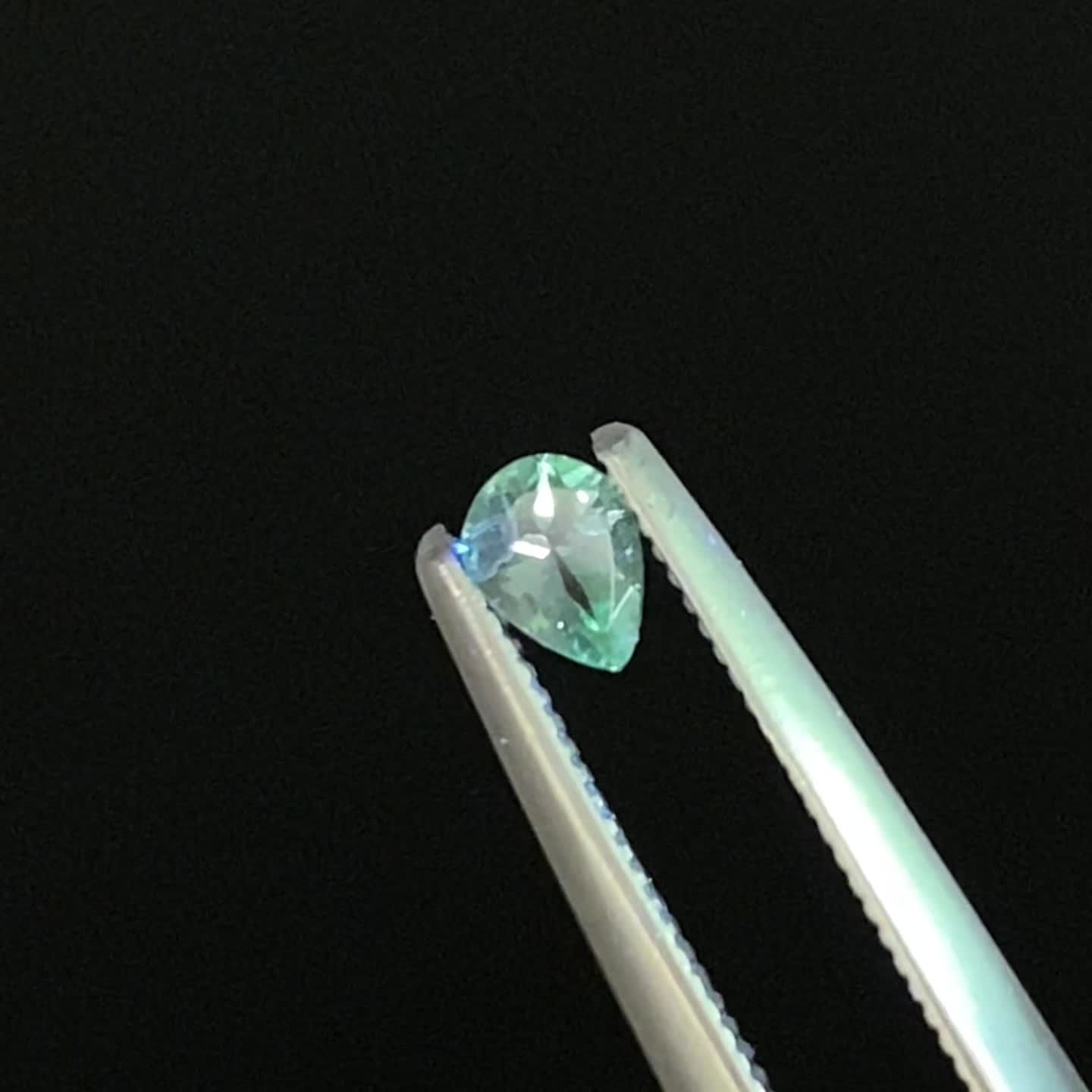 ブルーグリーンコーネルピン(宝石名ブルーグリーン・コーネルピン