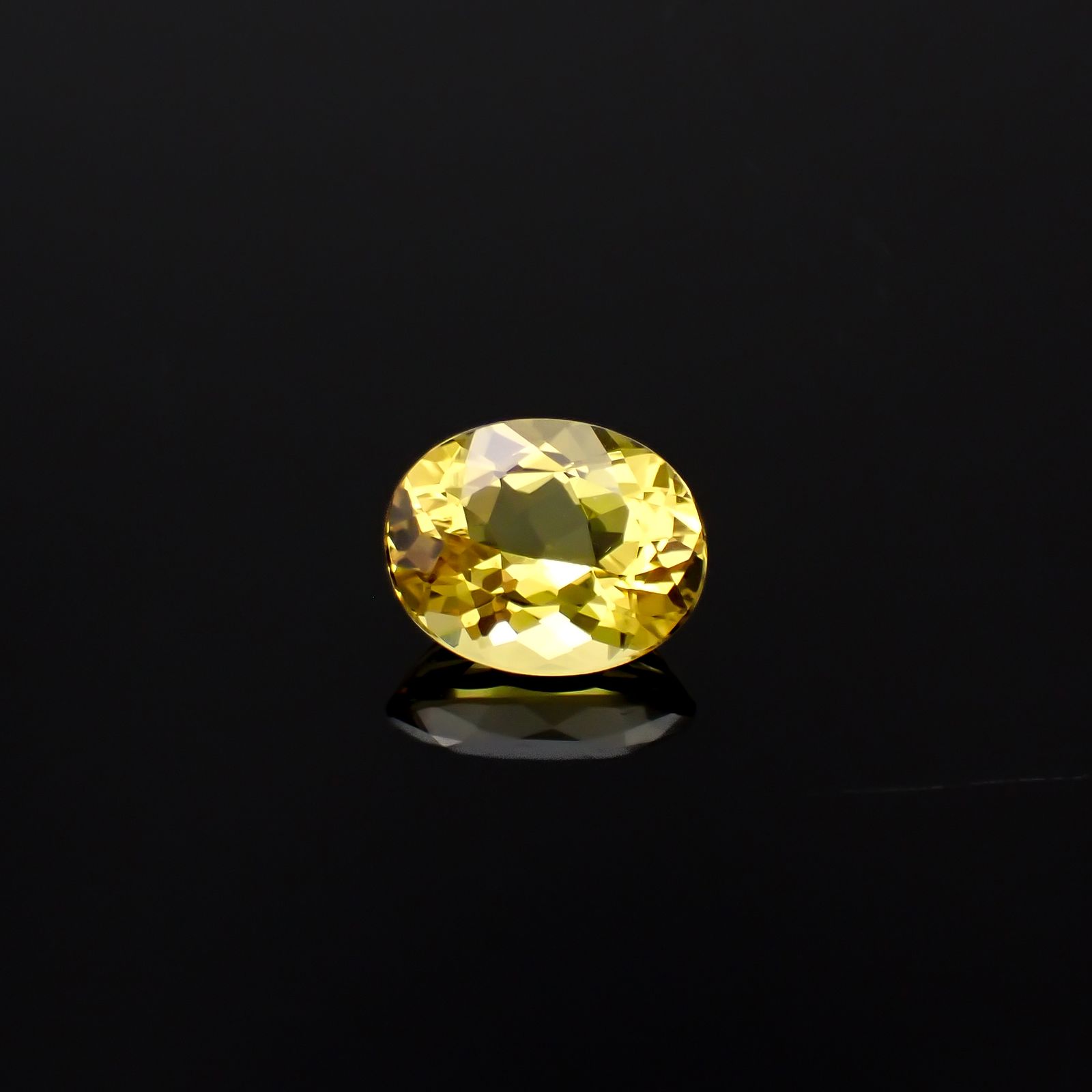 イエローベリル ブラジル産 2.36ct[240728555]9.9x7.9mm前後