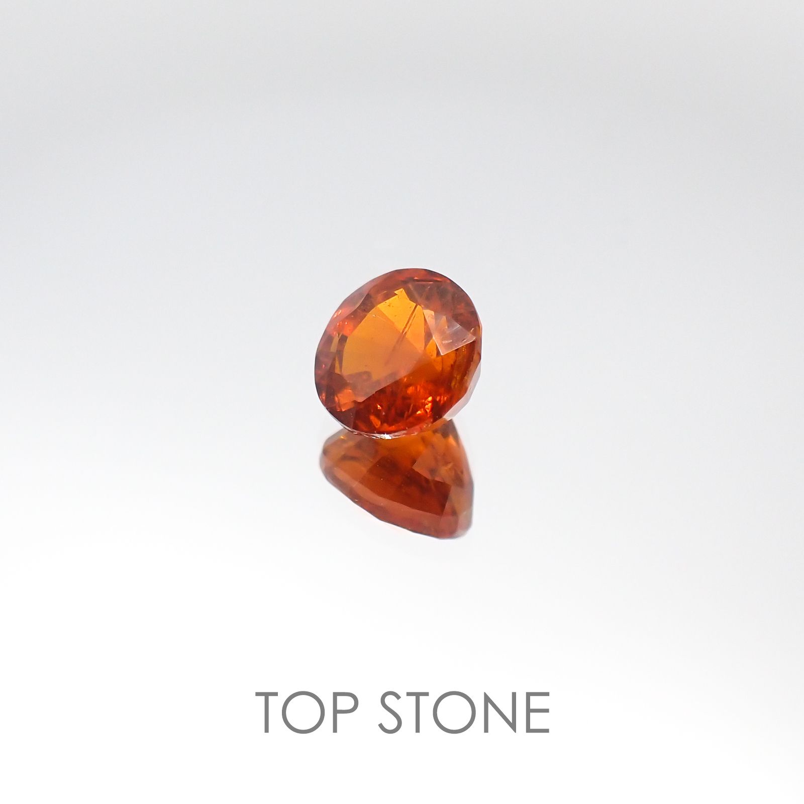 オレンジカイヤナイト タンザニア産 ルース 1.36ct[20105988]6.3×6.3mm前後