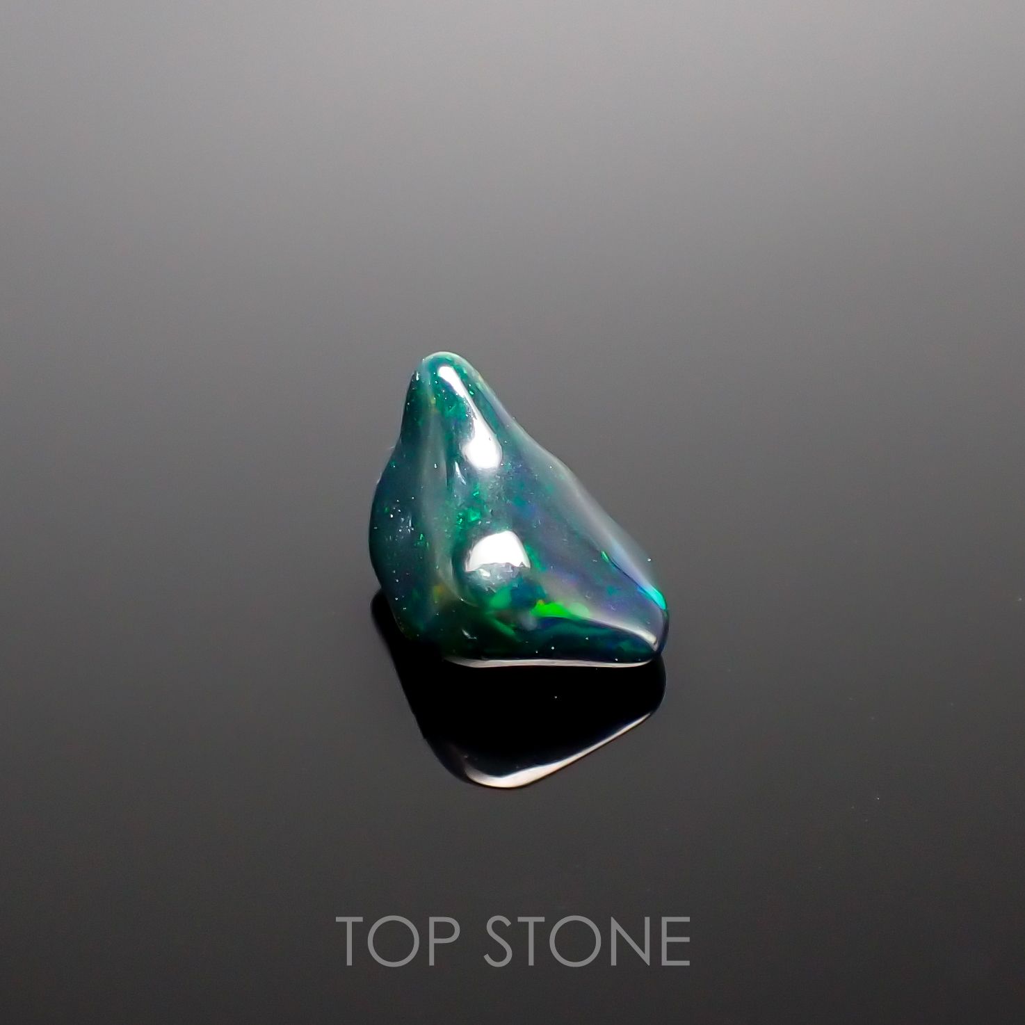 ◇バロック型◇ブラックオパール エチオピア産 ルース 0.98ct[210913240]9.4×5.8mm前後