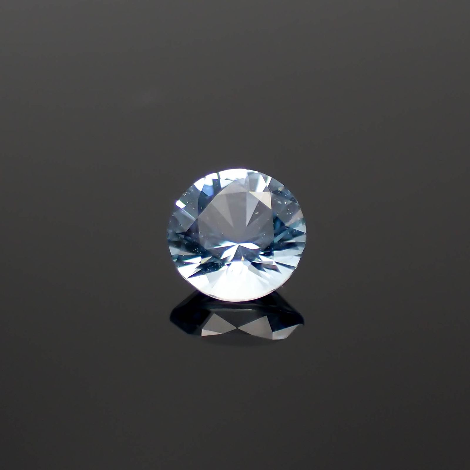 アクアマリン(宝石名アクアマリン)モザンビーク産 0.30ct 識別済[230421760]4.6x4.6mm前後