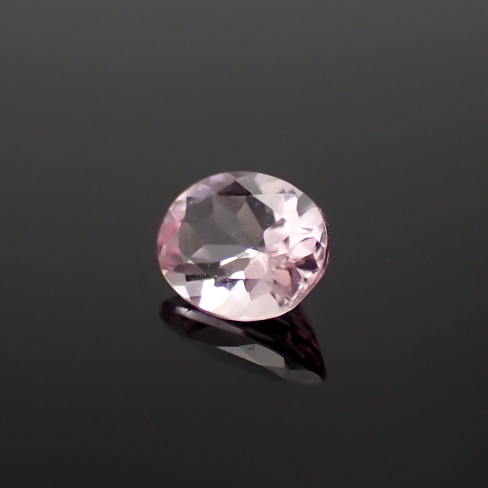 モルガナイト モザンビーク産 0.28ct[230923354]5.1x4mm前後