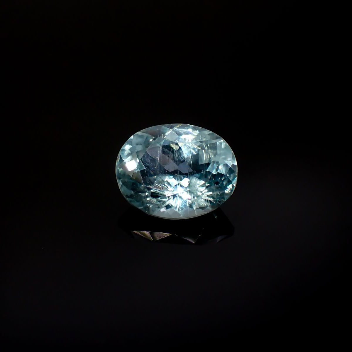 シーフォームカイヤナイト(宝石名カイヤナイト)タンザニア産 3.35ct 識別済[220616282]10.2x8.1mm前後