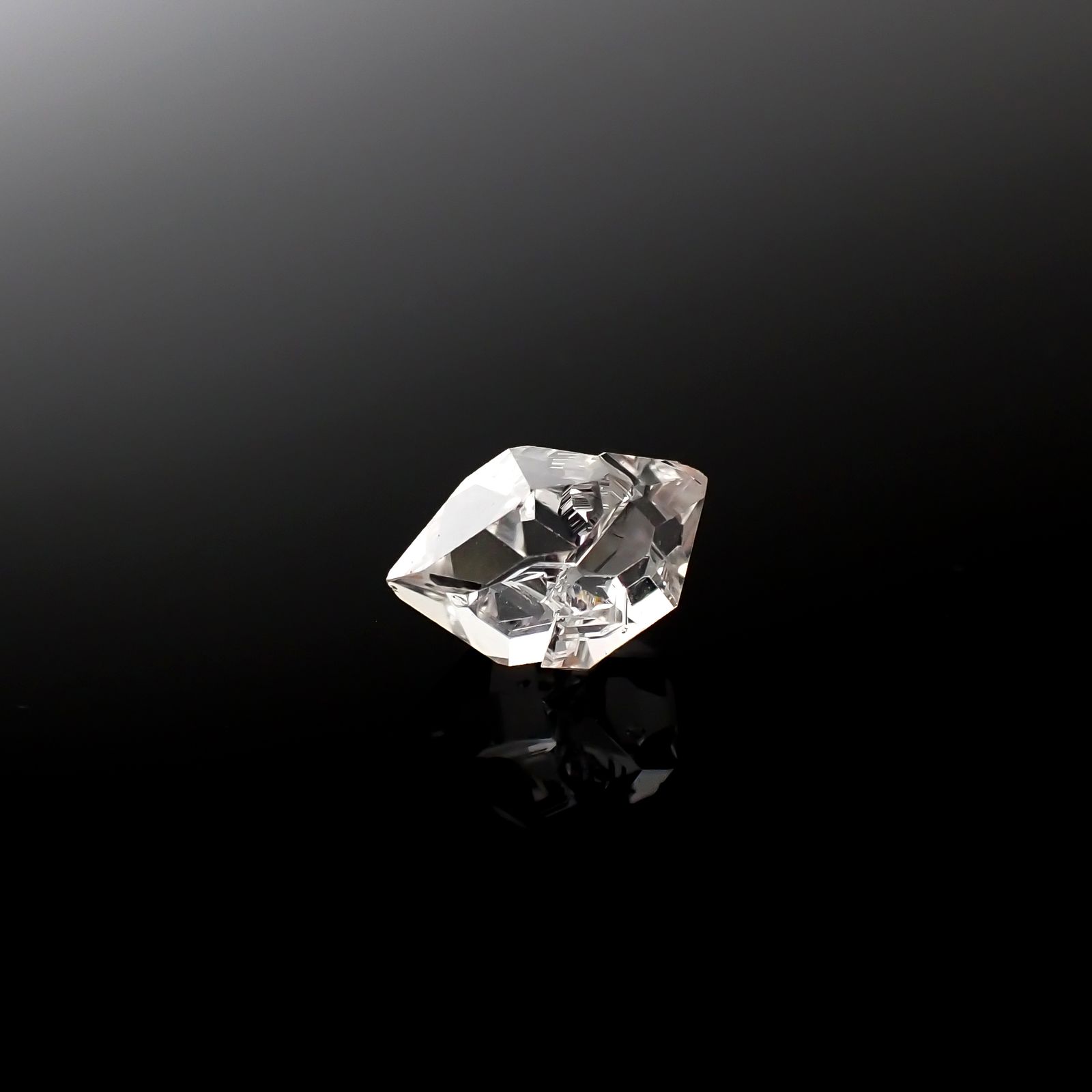 ハーキマーダイヤモンド 原石 アメリカ・ニューヨーク州産 2.55ct[240226349]10.6x7.5mm前後